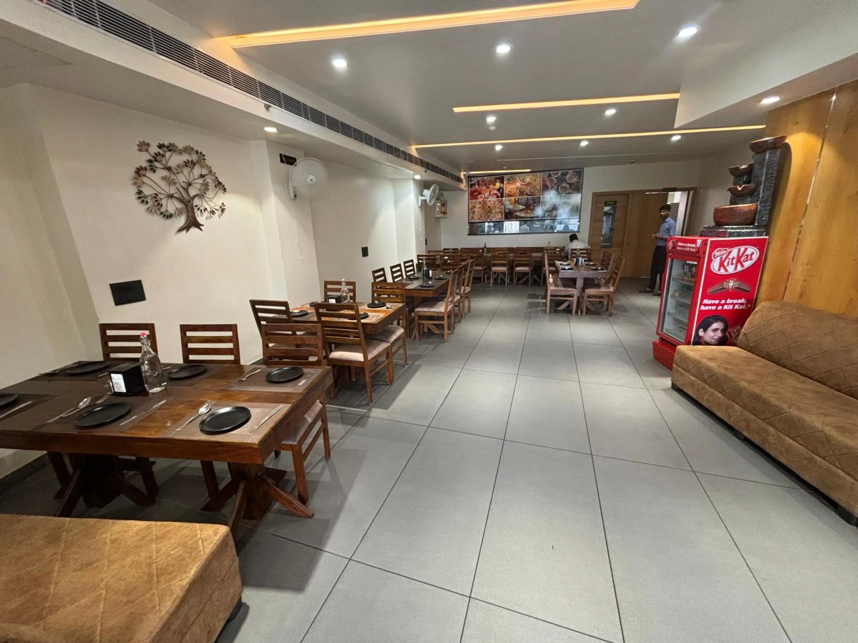 Restaurant/places to eat in Hotel Anju Shree Inn-Near Jaipur Airport Terminal 1