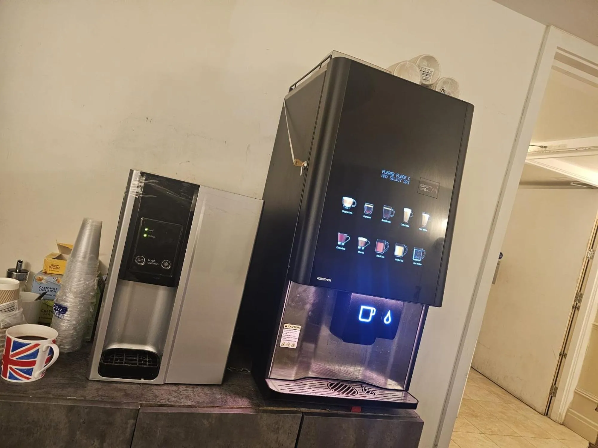 Coffee/tea facilities in Exhibition Court Hotel 4