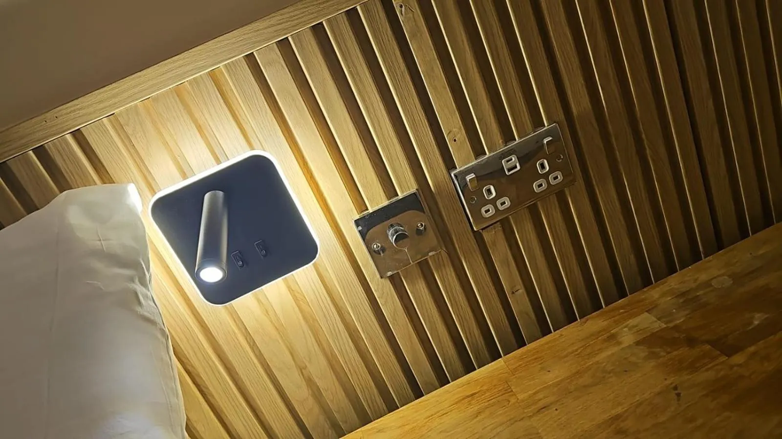 Photo of the whole room, Bed in Exhibition Court Hotel 4