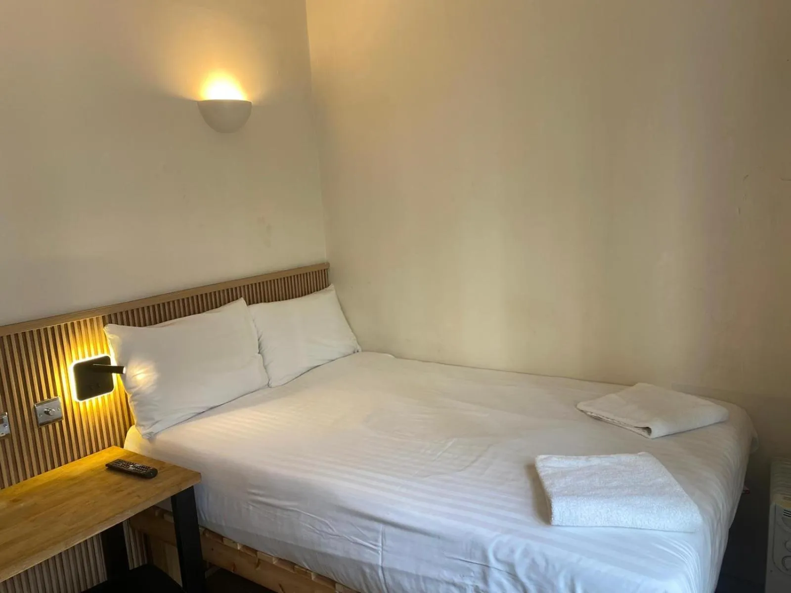 Bed in Exhibition Court Hotel 4