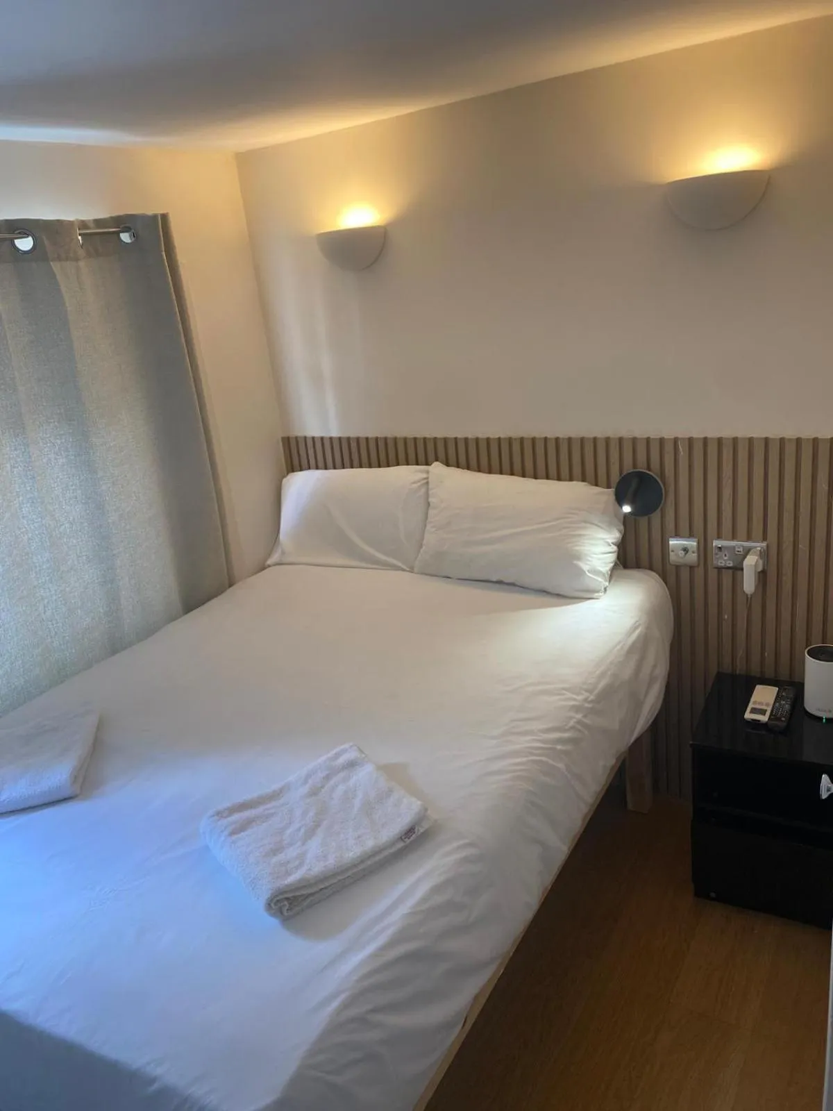 Photo of the whole room, Bed in Exhibition Court Hotel 4