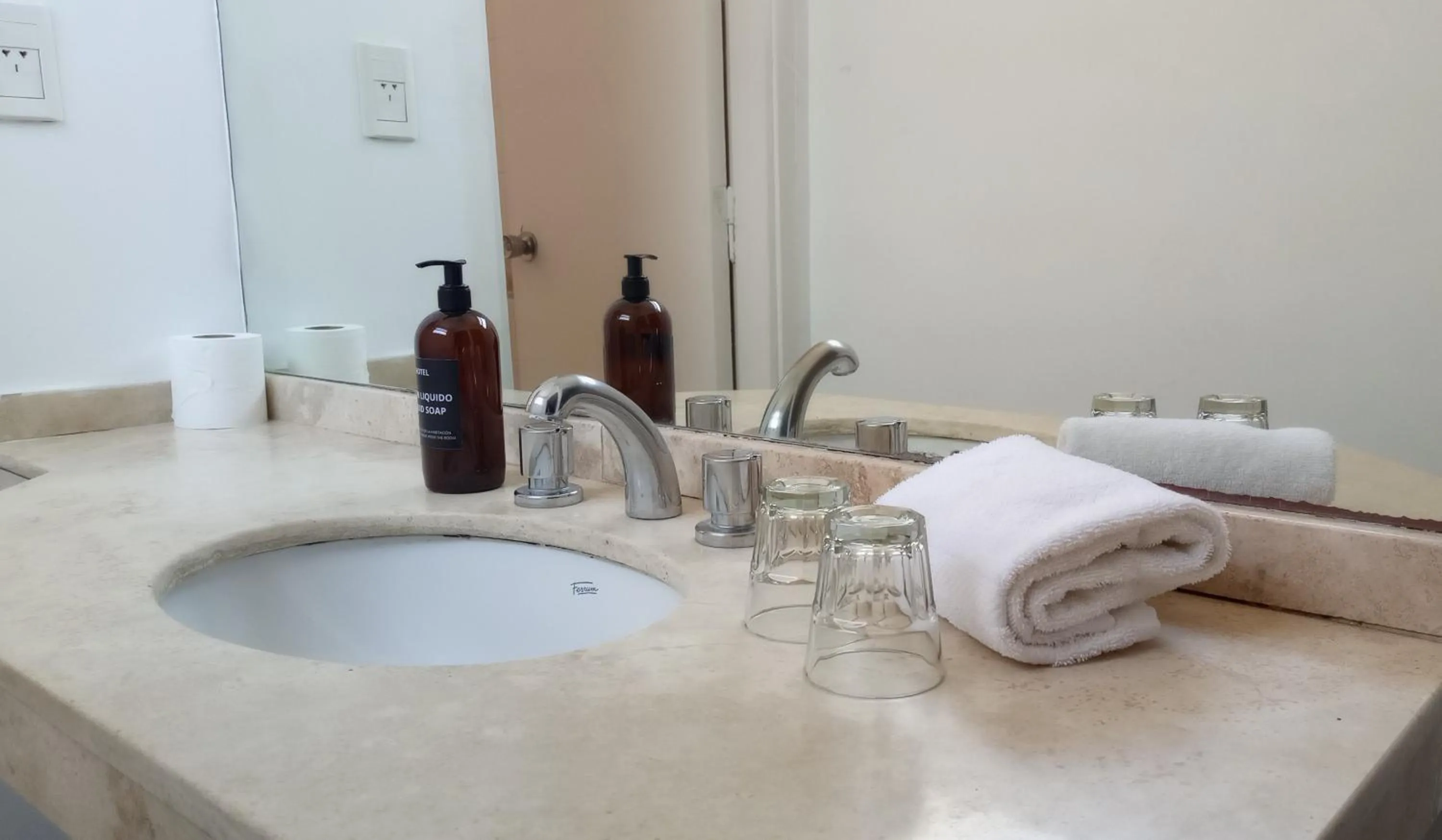 Bathroom in Hotel BA Congreso