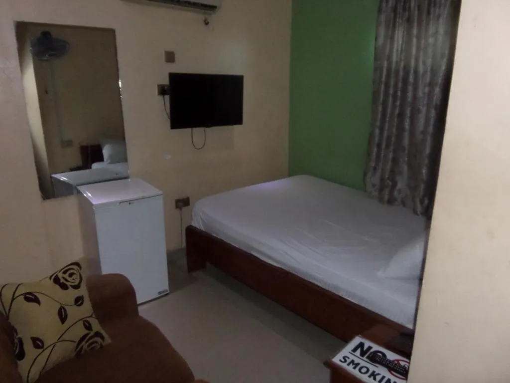 Photo of the whole room, Bed in BEN AUTO Hotel