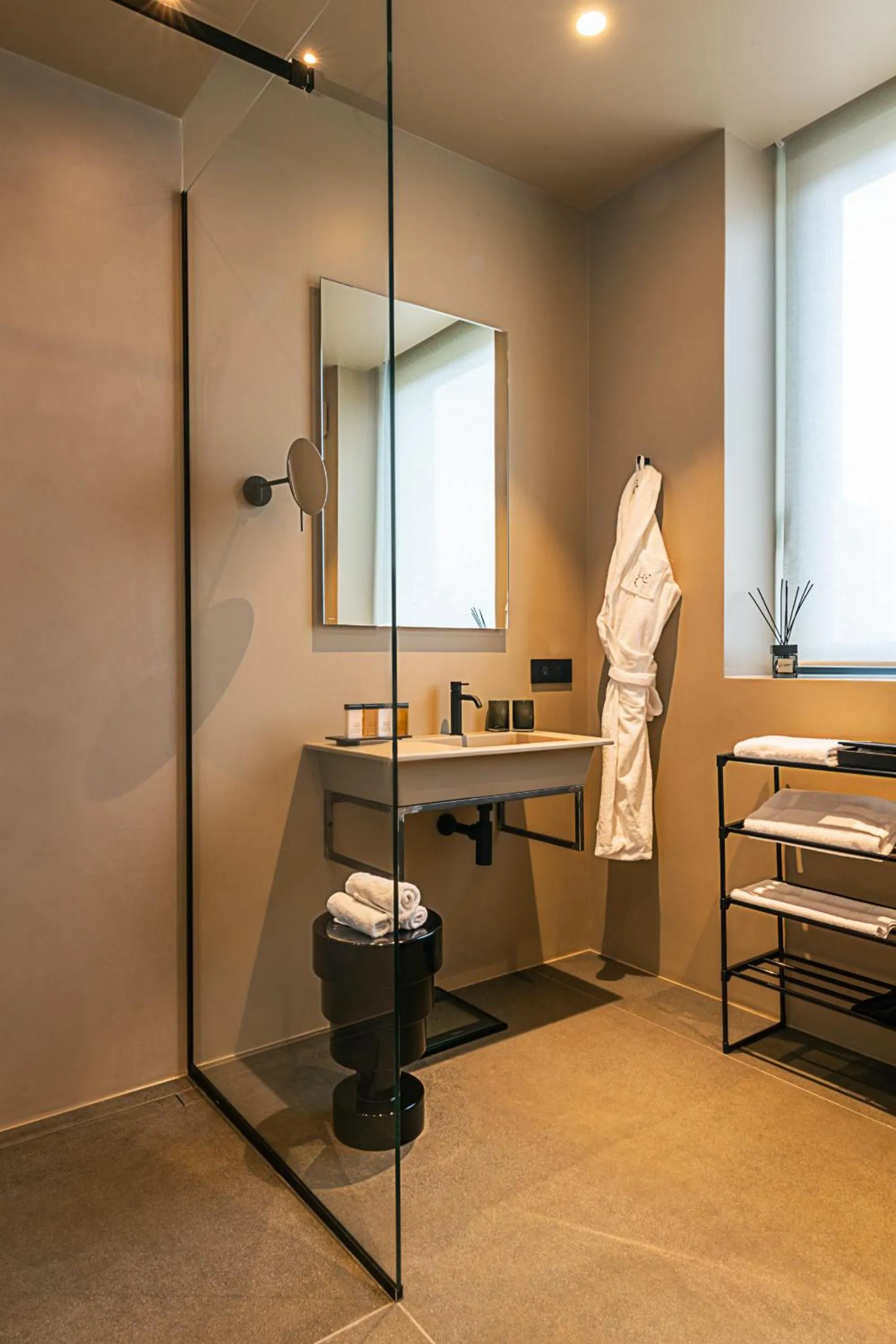 Bathroom in Le Cattedrali Relais by Laqua Collection