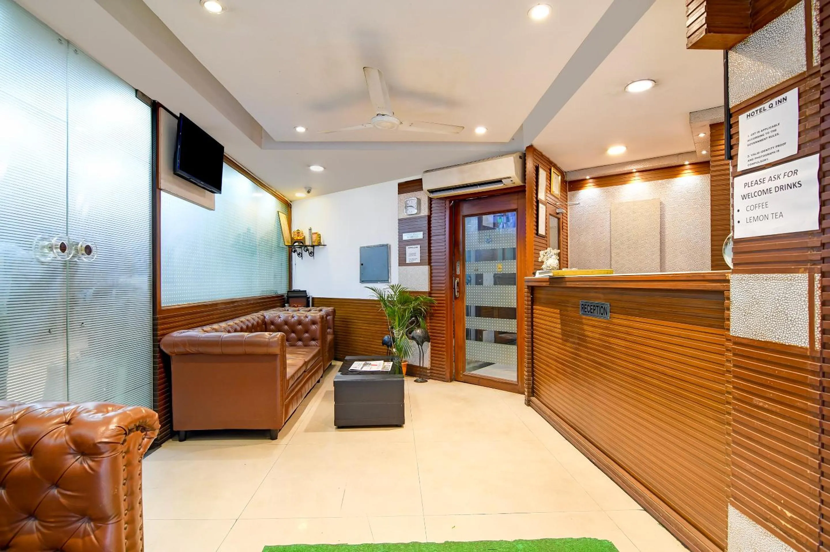 Seating area in Hotel Q Inn