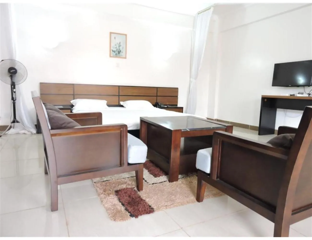 Photo of the whole room, Bed in Sky Hotel Nairobi