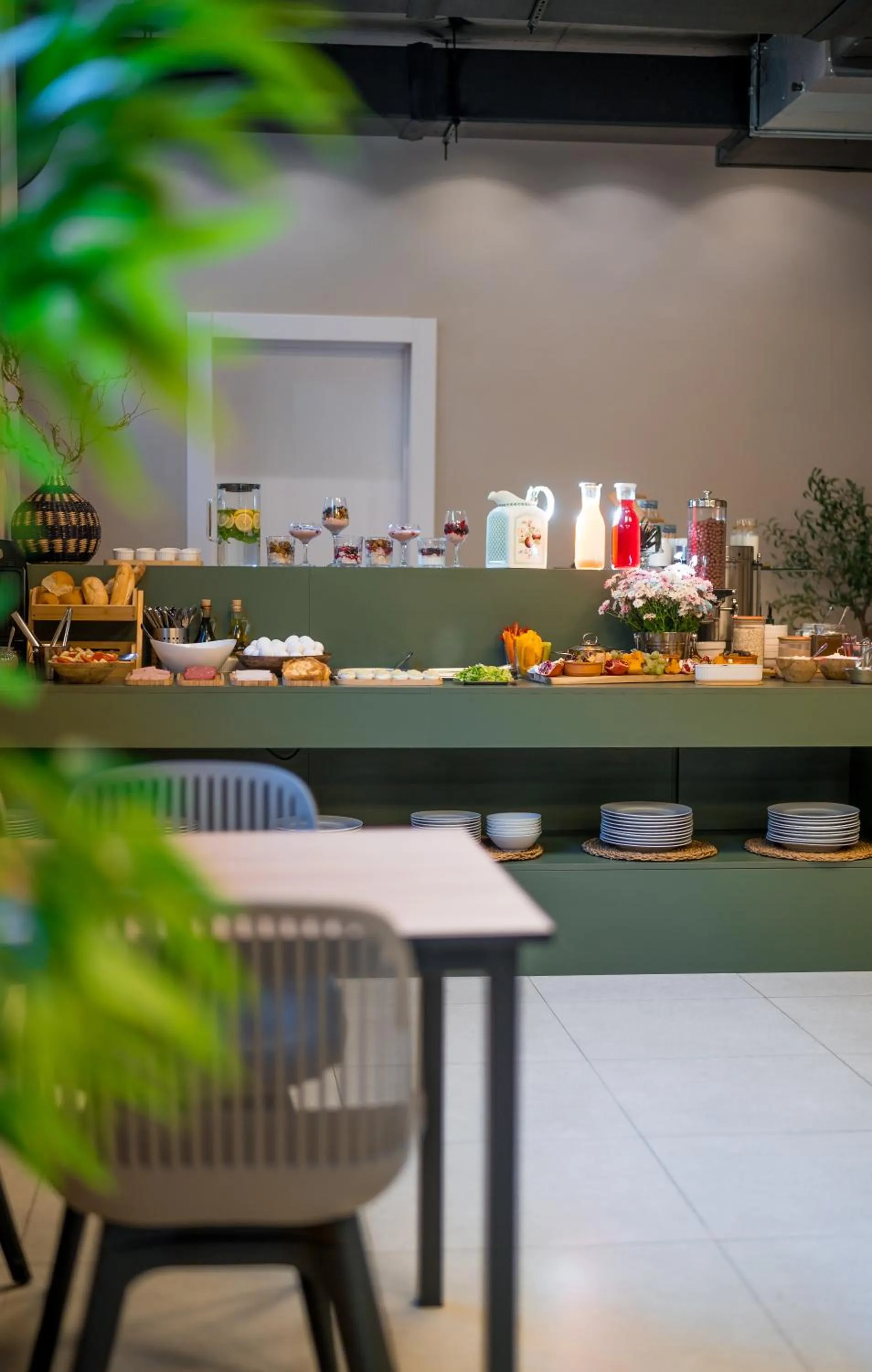 Food and drinks in Doors Boutique Hotel