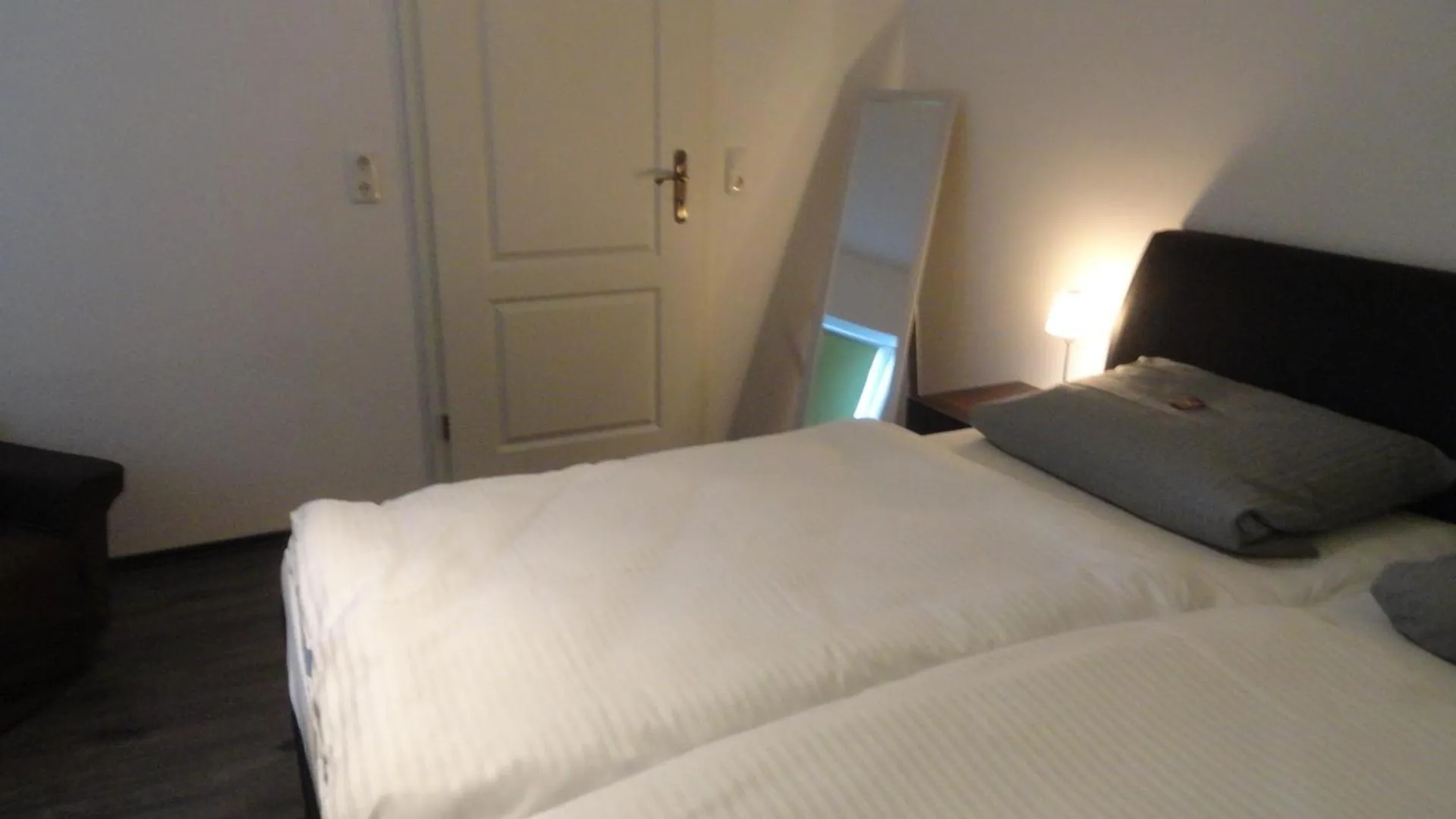 Bedroom, Bed in Bennetts Restaurant und Hotel