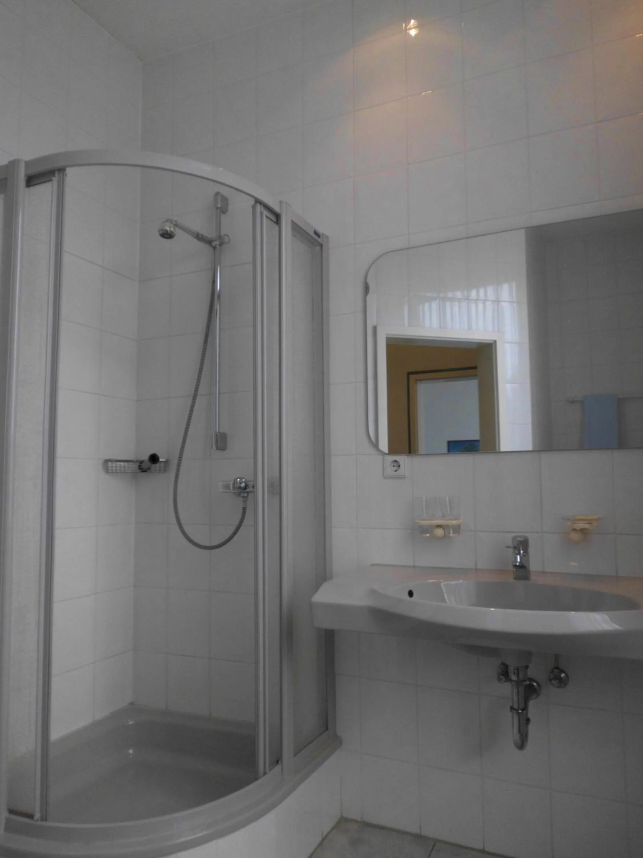 Bathroom in Bennetts Restaurant und Hotel