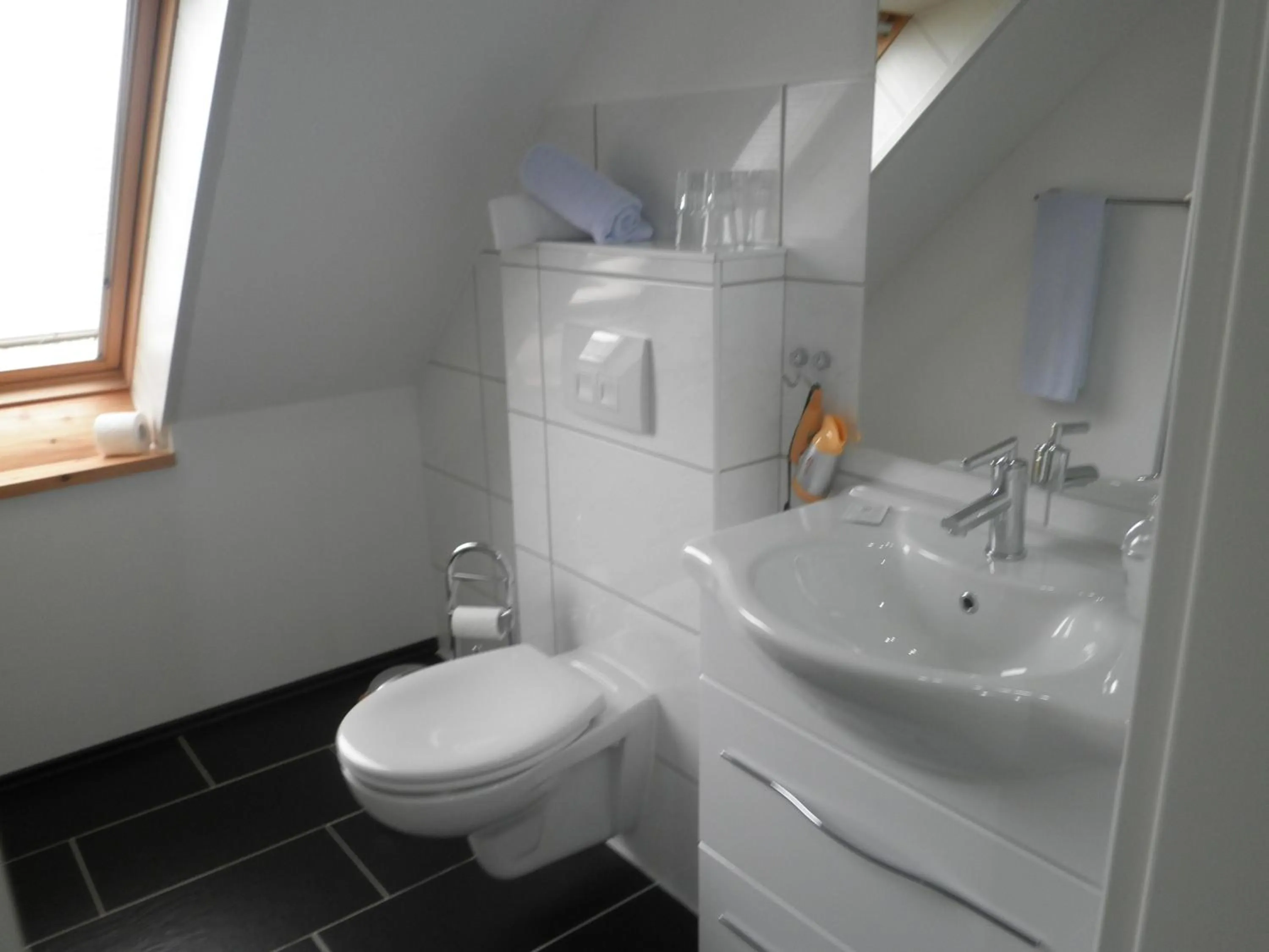 Bathroom in Bennetts Restaurant und Hotel