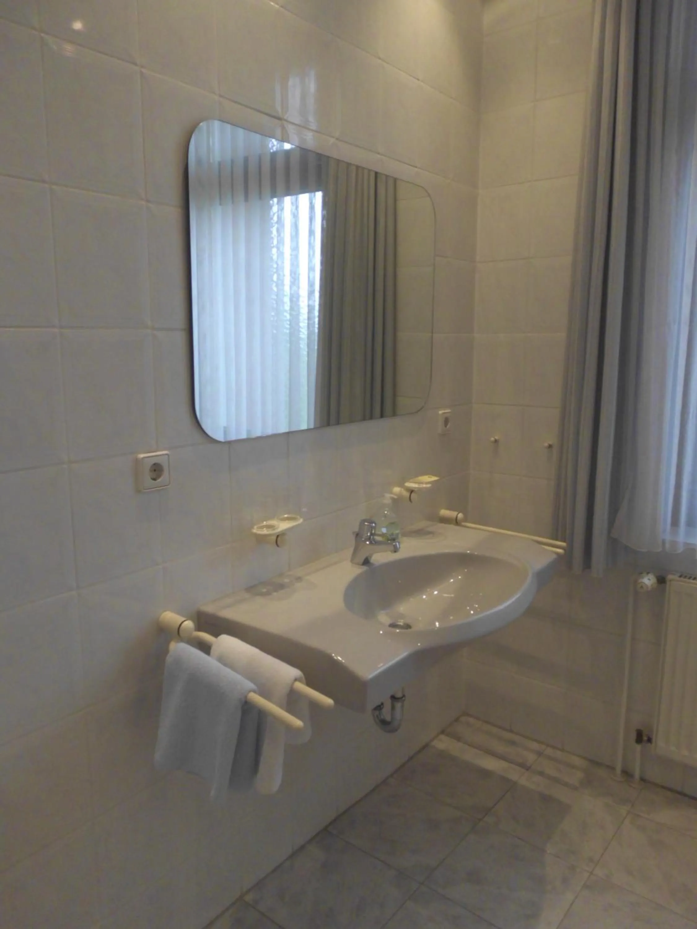 Bathroom in Bennetts Restaurant und Hotel