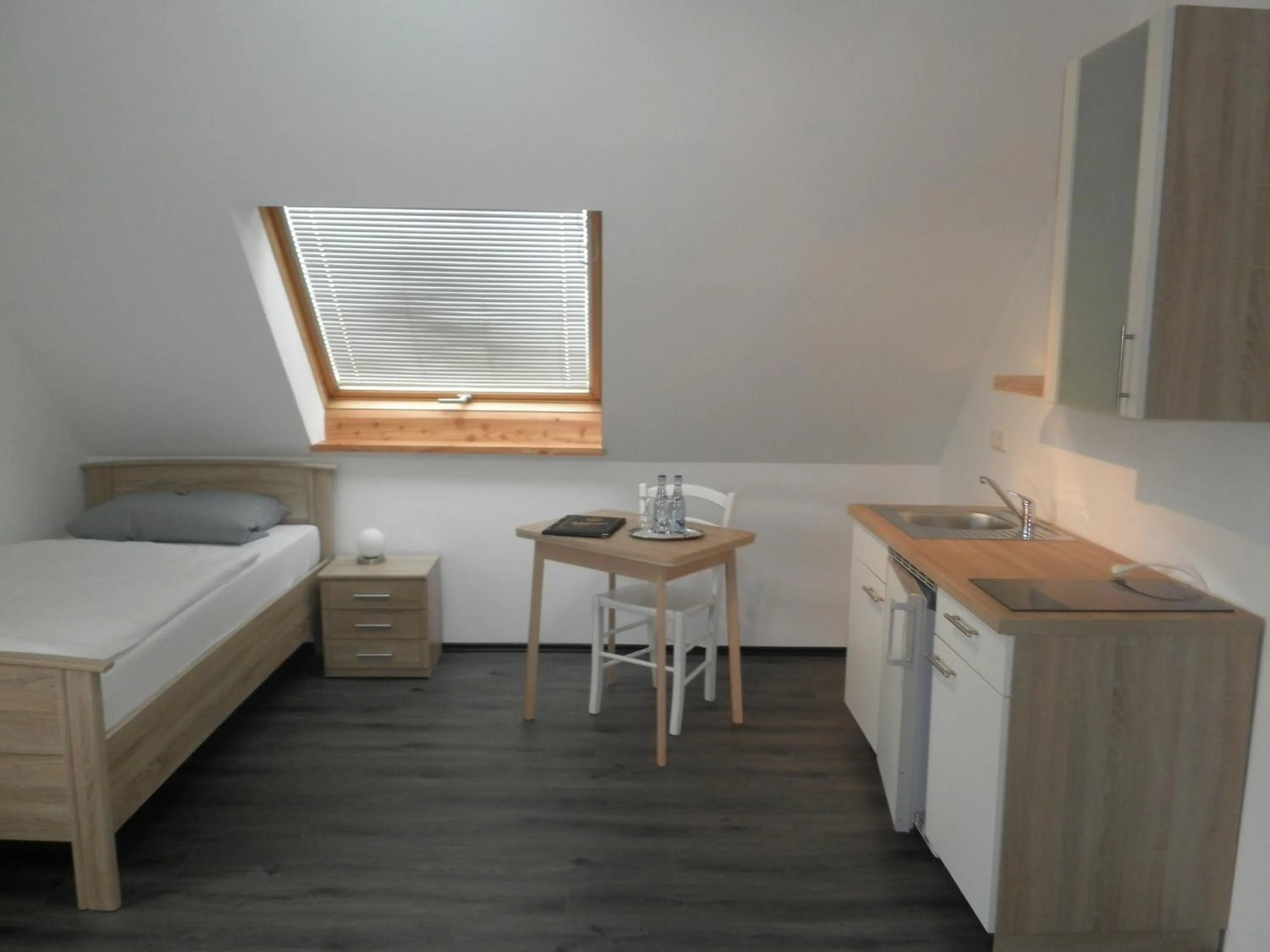 Bedroom, Bed in Bennetts Restaurant und Hotel