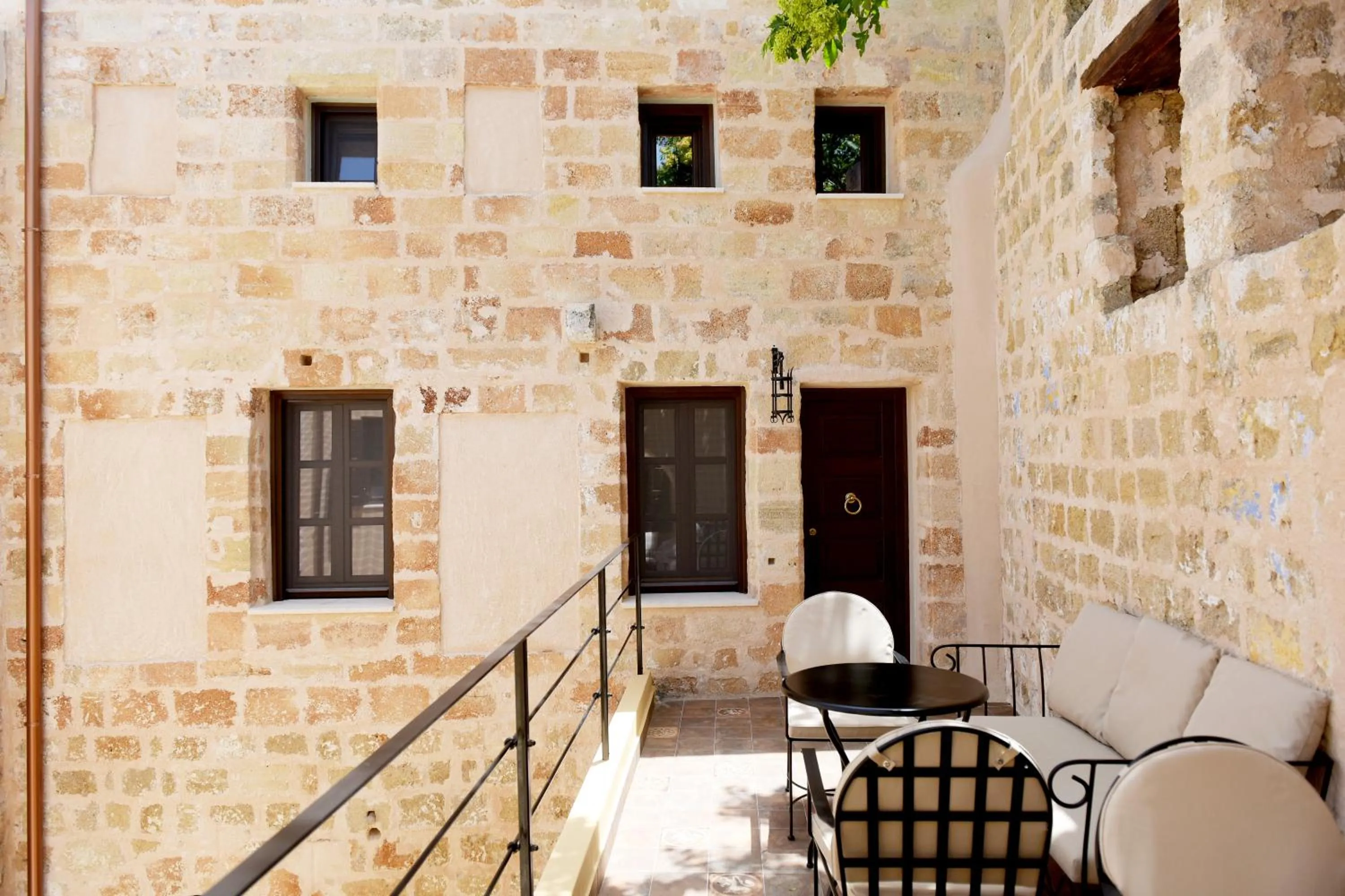 Property building in Elaia-Fos