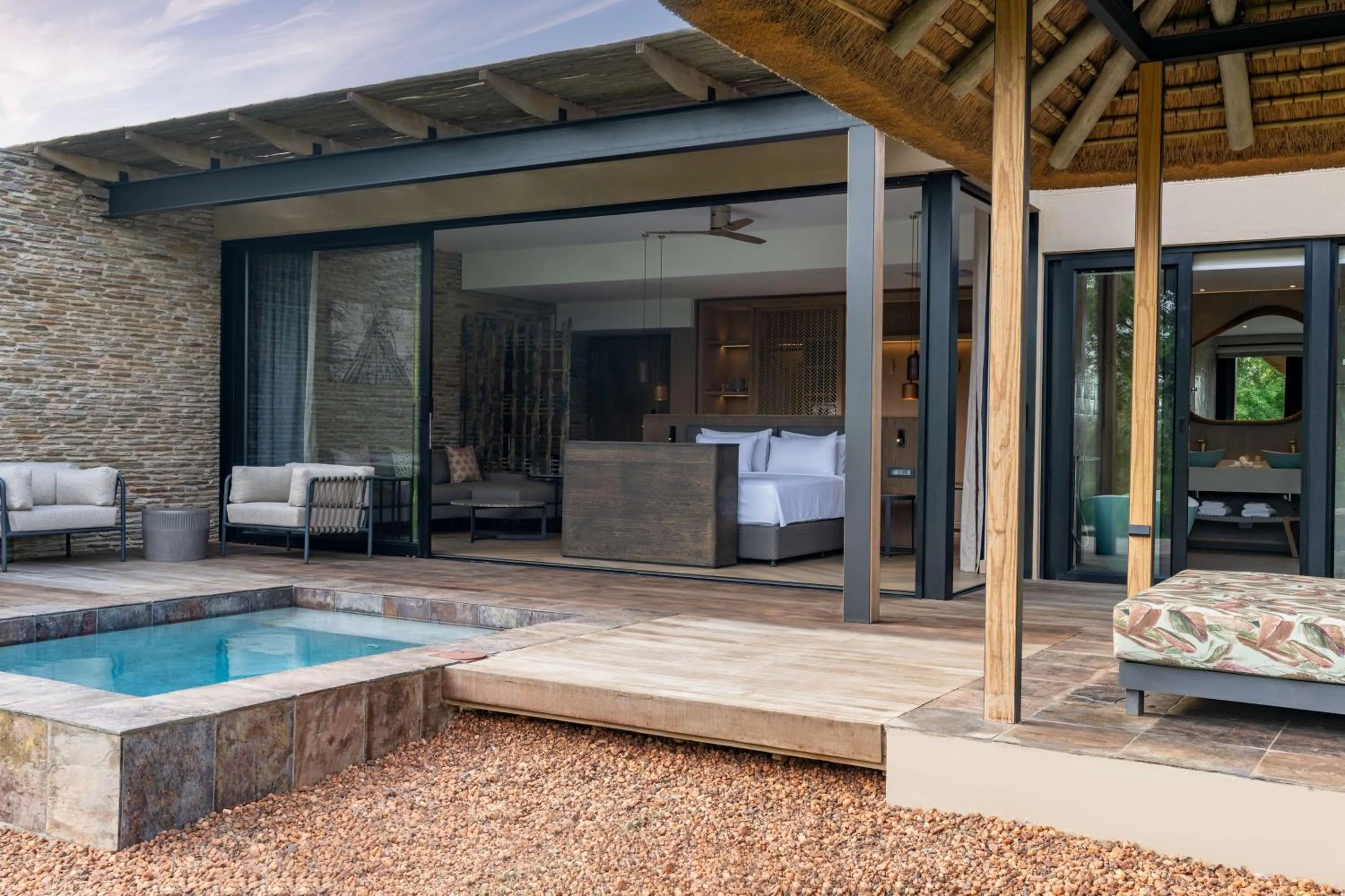 Photo of the whole room in Radisson Safari Hotel Hoedspruit