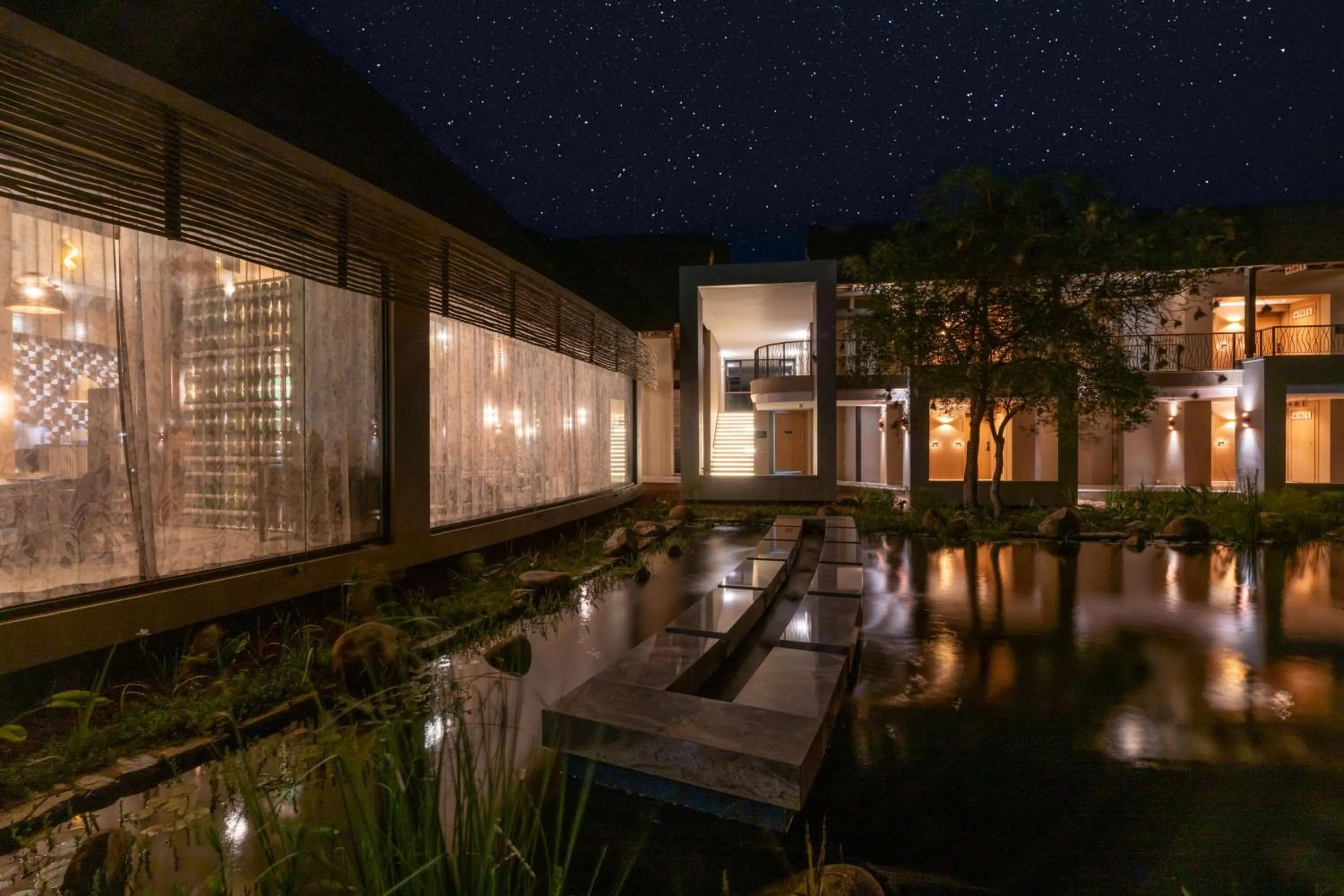 Property building in Radisson Safari Hotel Hoedspruit