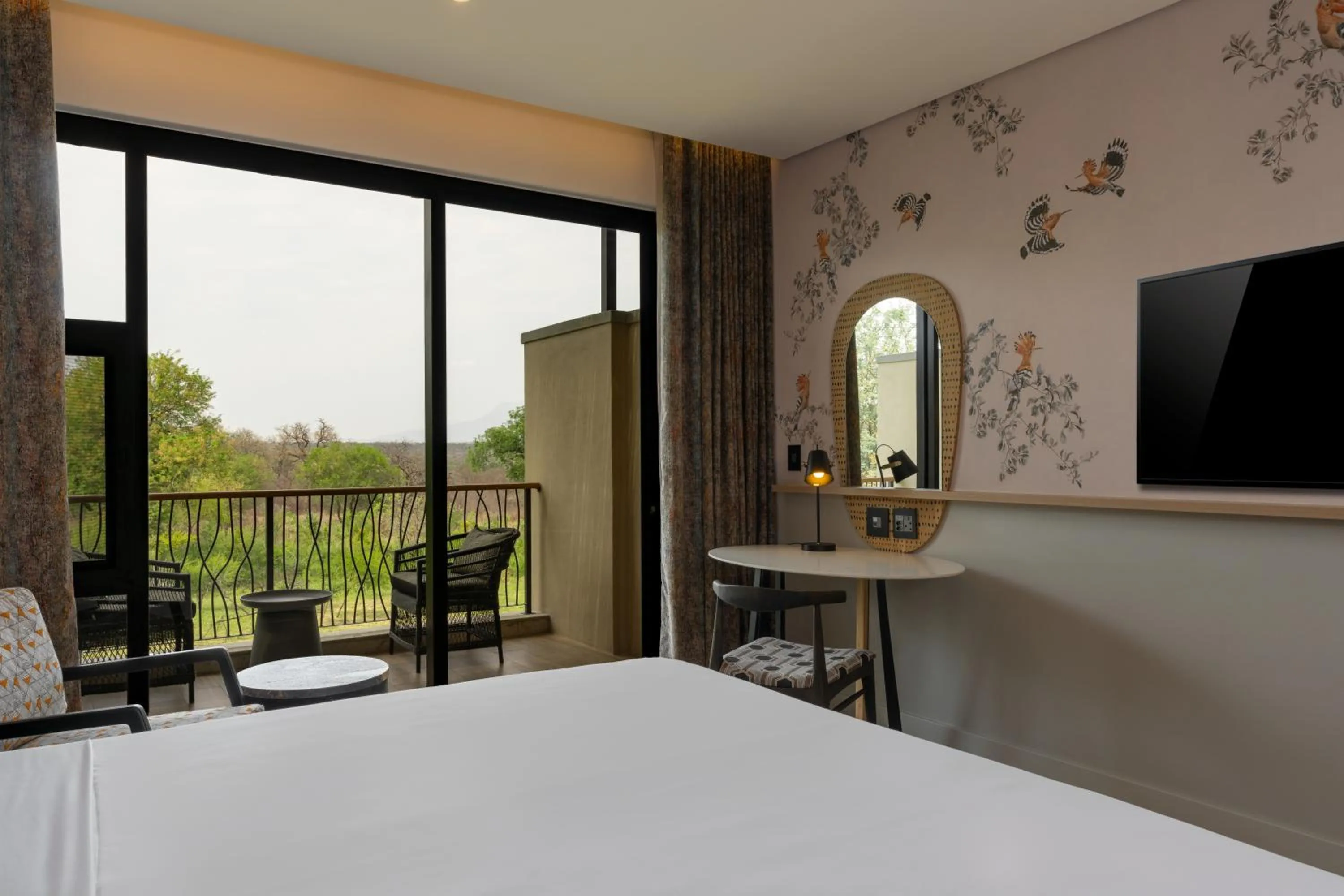 Bedroom, Bed in Radisson Safari Hotel Hoedspruit