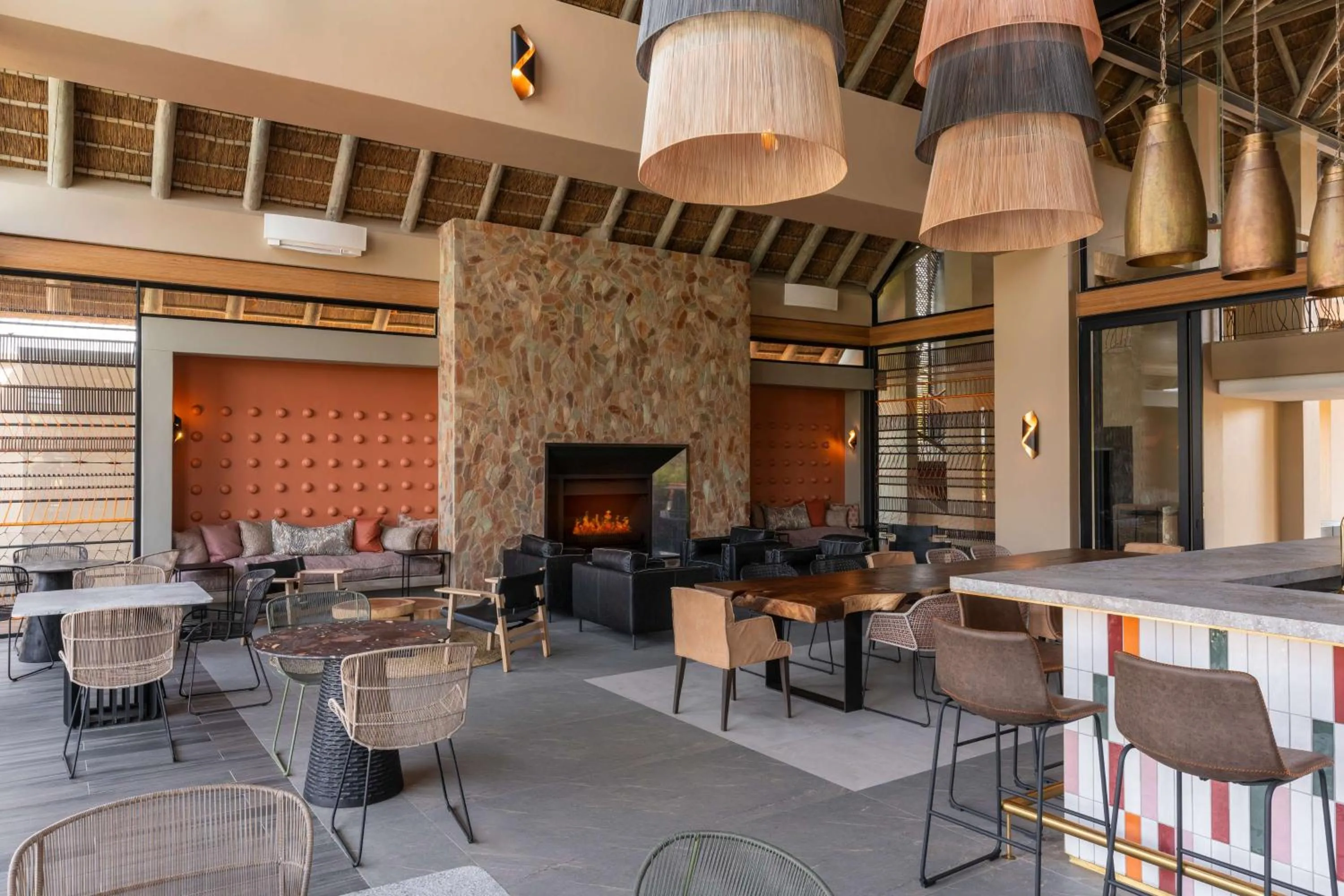 Lounge or bar in Radisson Safari Hotel Hoedspruit