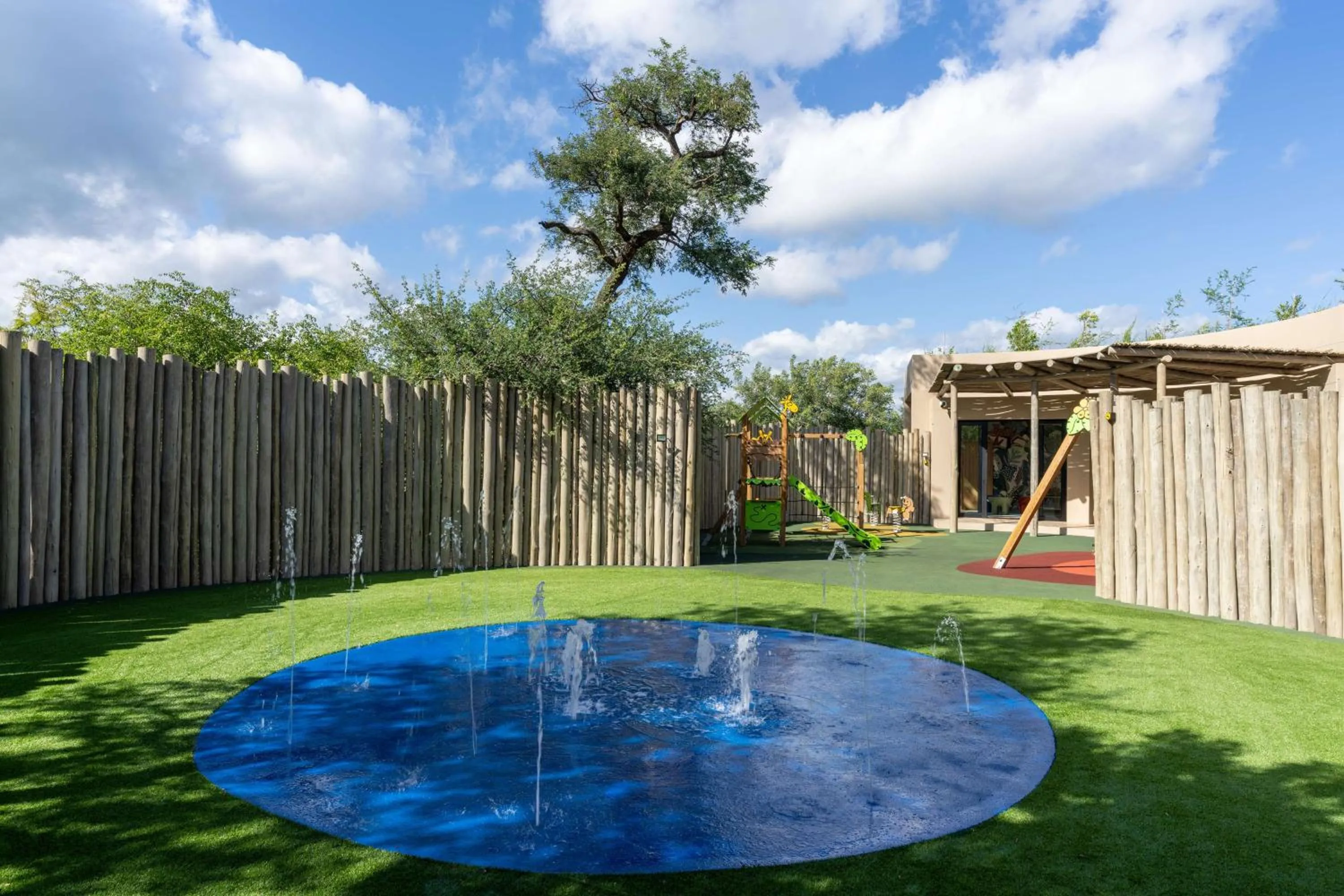 Property building in Radisson Safari Hotel Hoedspruit