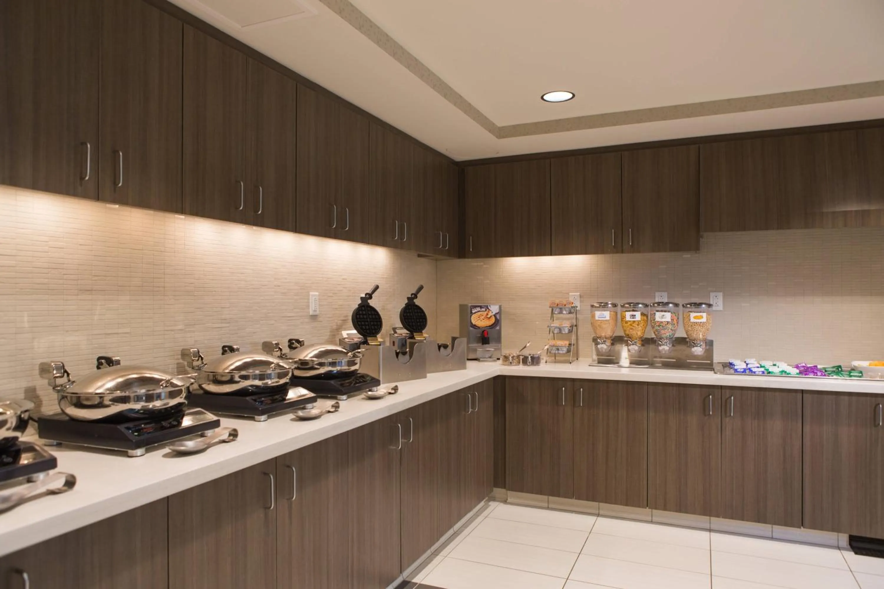 Breakfast in Residence Inn by Marriott Nashville Vanderbilt/West End