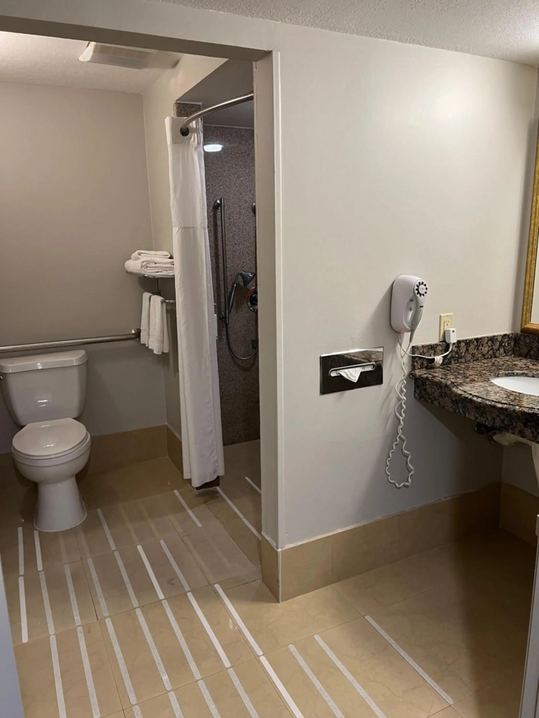 Toilet in Hotel Xola