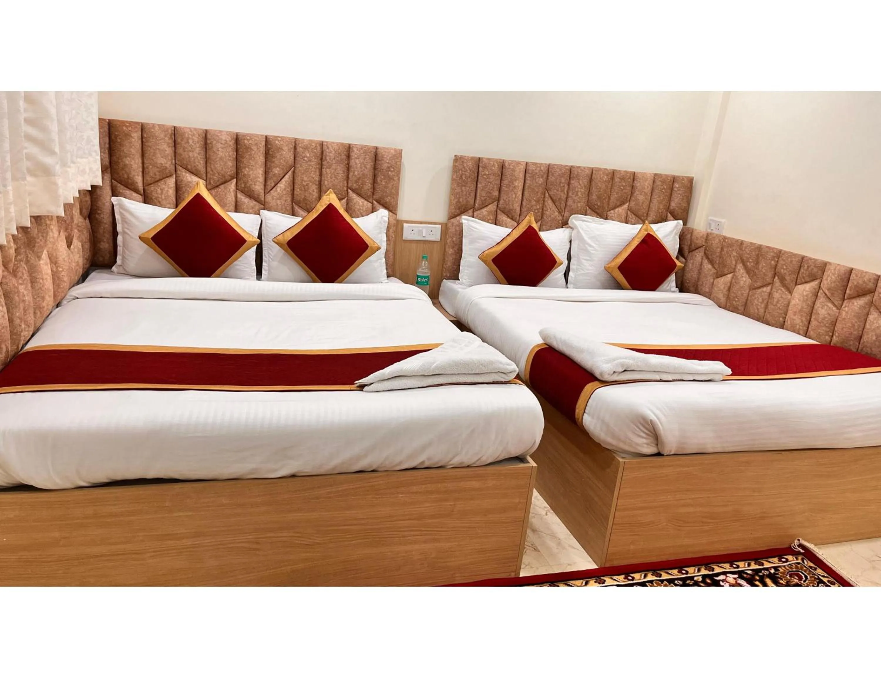 Bed in Shri Ram Paying Guest House Premium Rooms