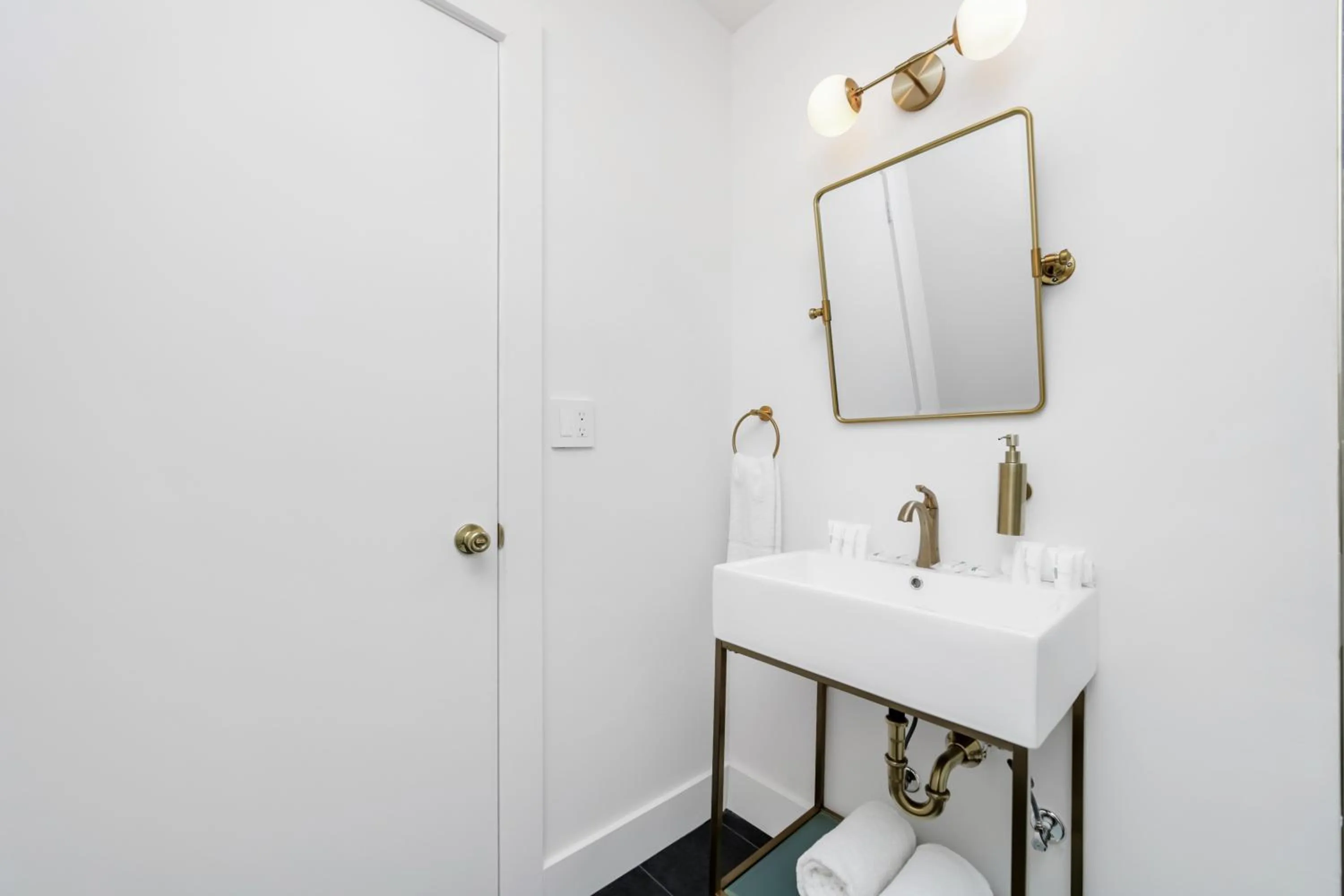 Bathroom in Tropics Hotel Miami Beach