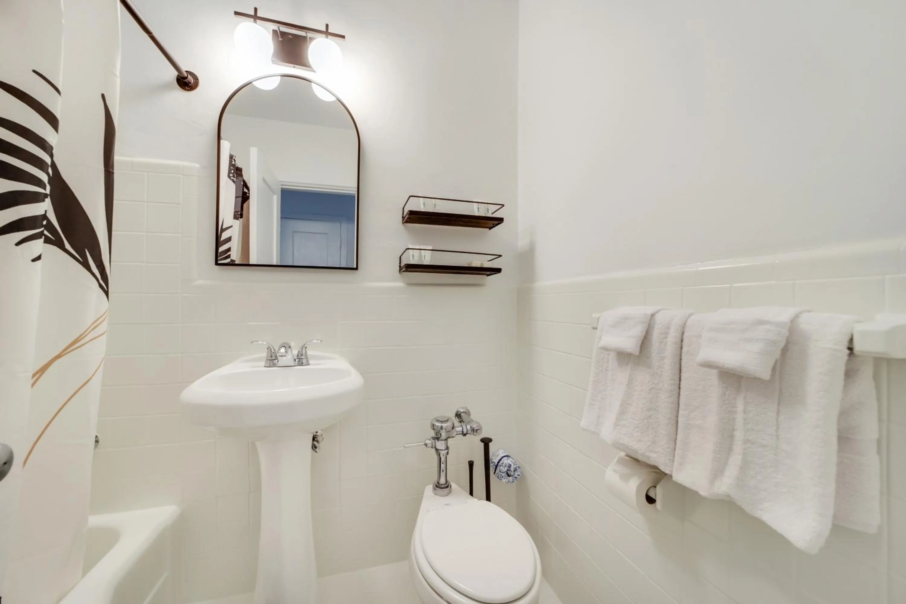 Toilet in Tropics Hotel Miami Beach