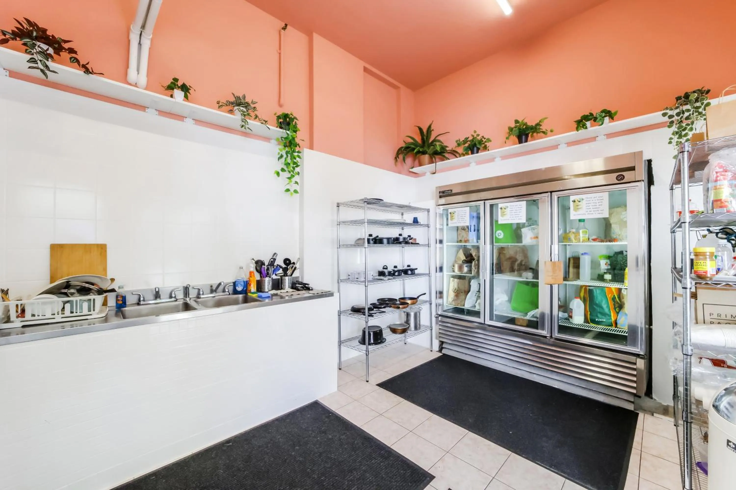 Kitchen or kitchenette in Tropics Hotel Miami Beach