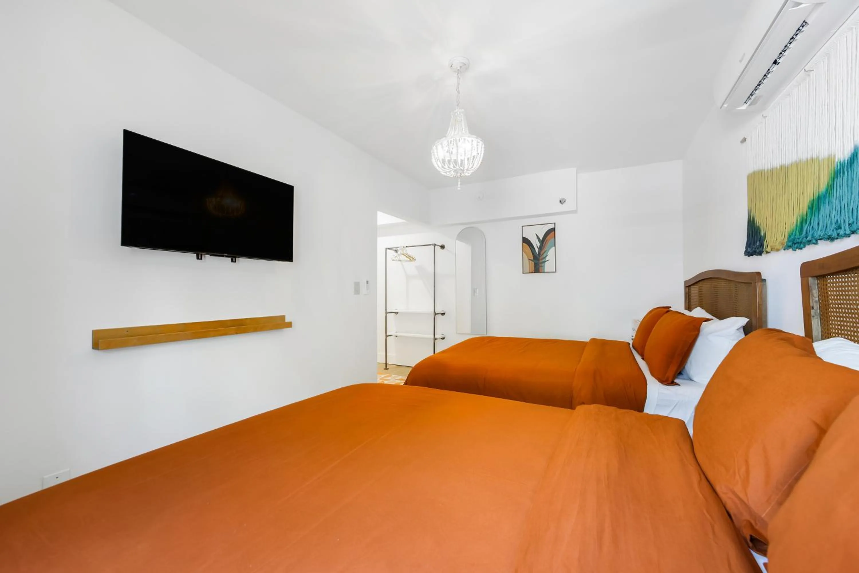 Bed in Tropics Hotel Miami Beach