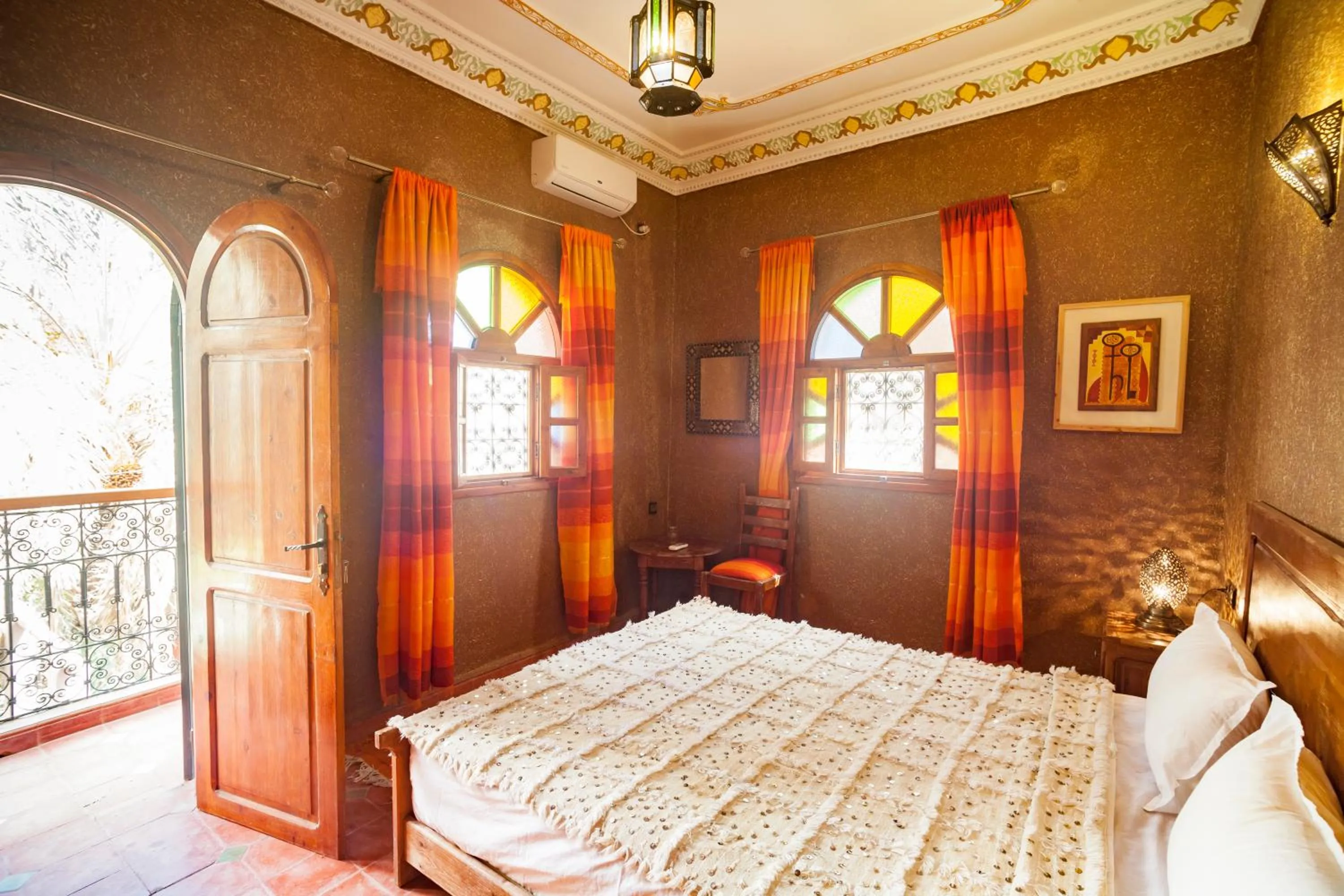 Bedroom, Bed in Riad Soleil du Monde