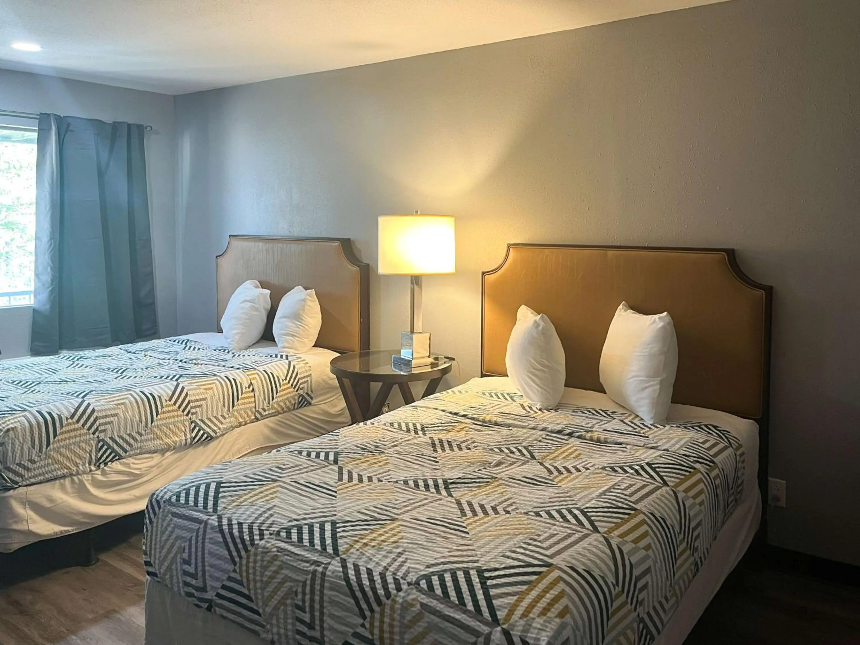 Photo of the whole room, Bed in Motel 6 Borger, TX Boom Town