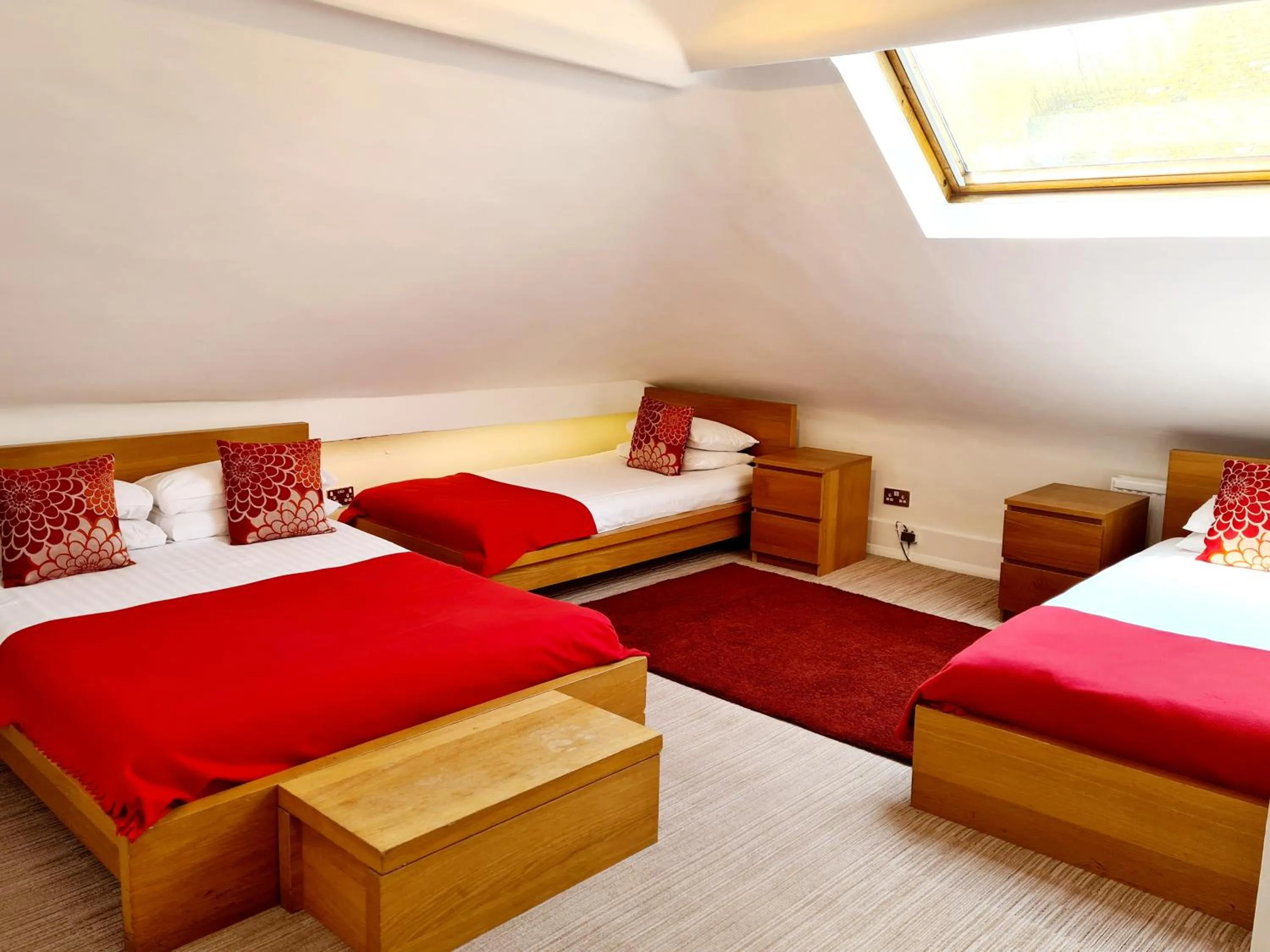 Bedroom, Bed in Rushmore Hotel