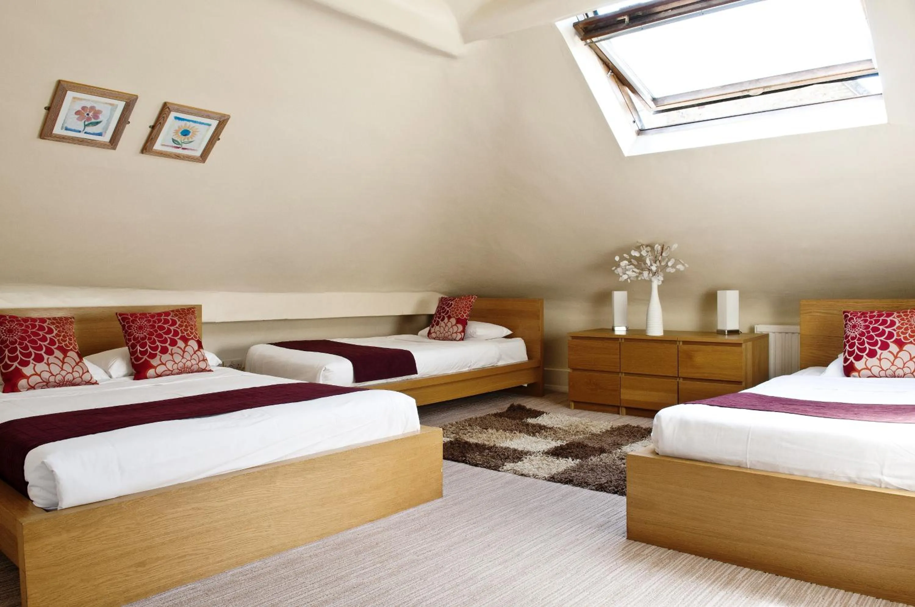 Day, Bed in Rushmore Hotel