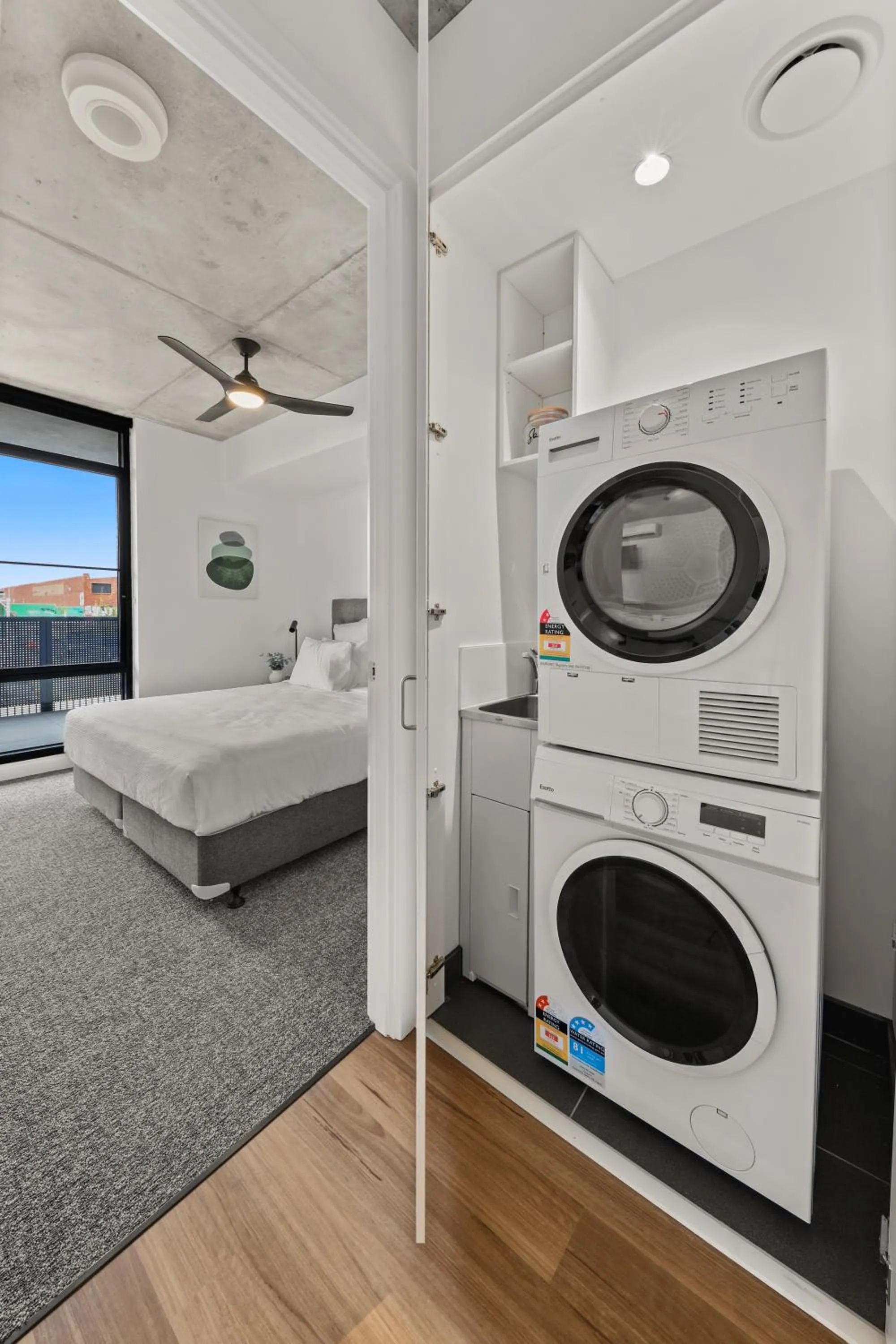 washing machine, Bed in Rambla at Solarino House