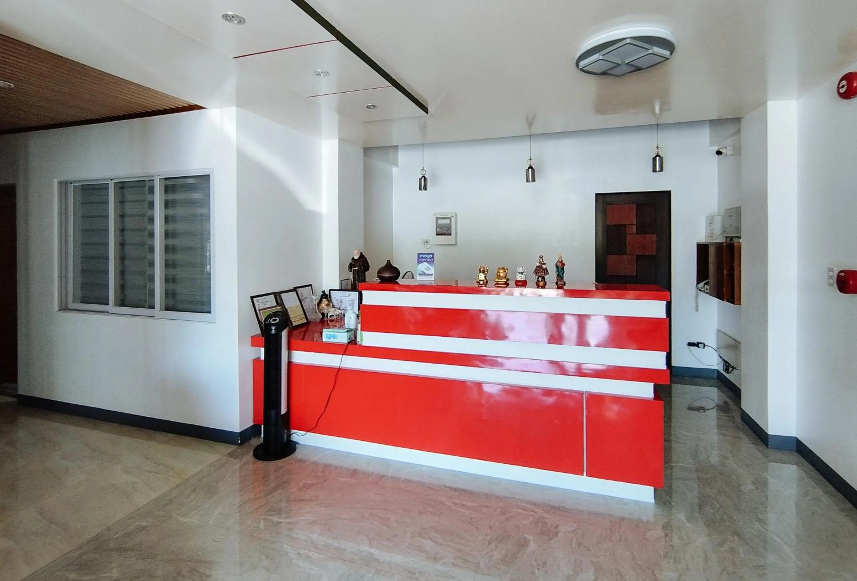 Lobby or reception in RedDoorz @ LQJ Hotel Old Buswang Kalibo