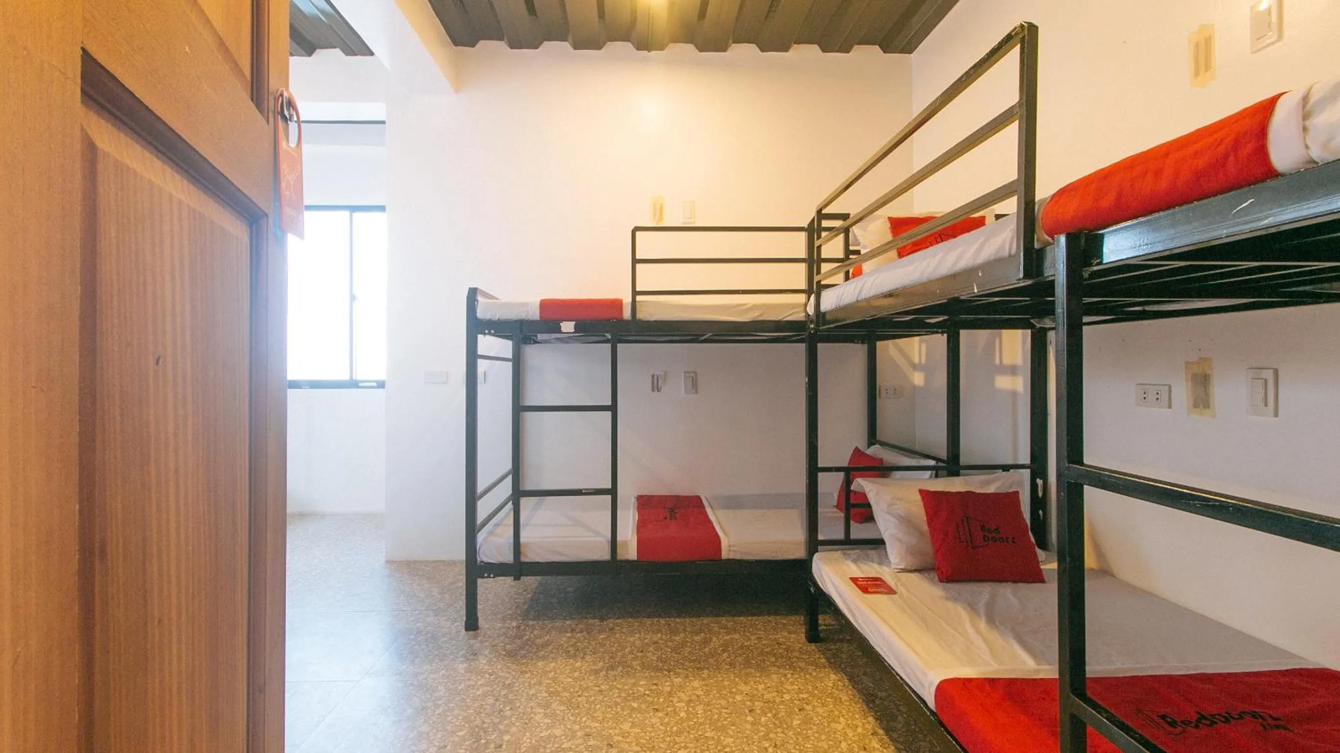 Bedroom, Bed in RedDoorz @ Recson Boracay Hostel