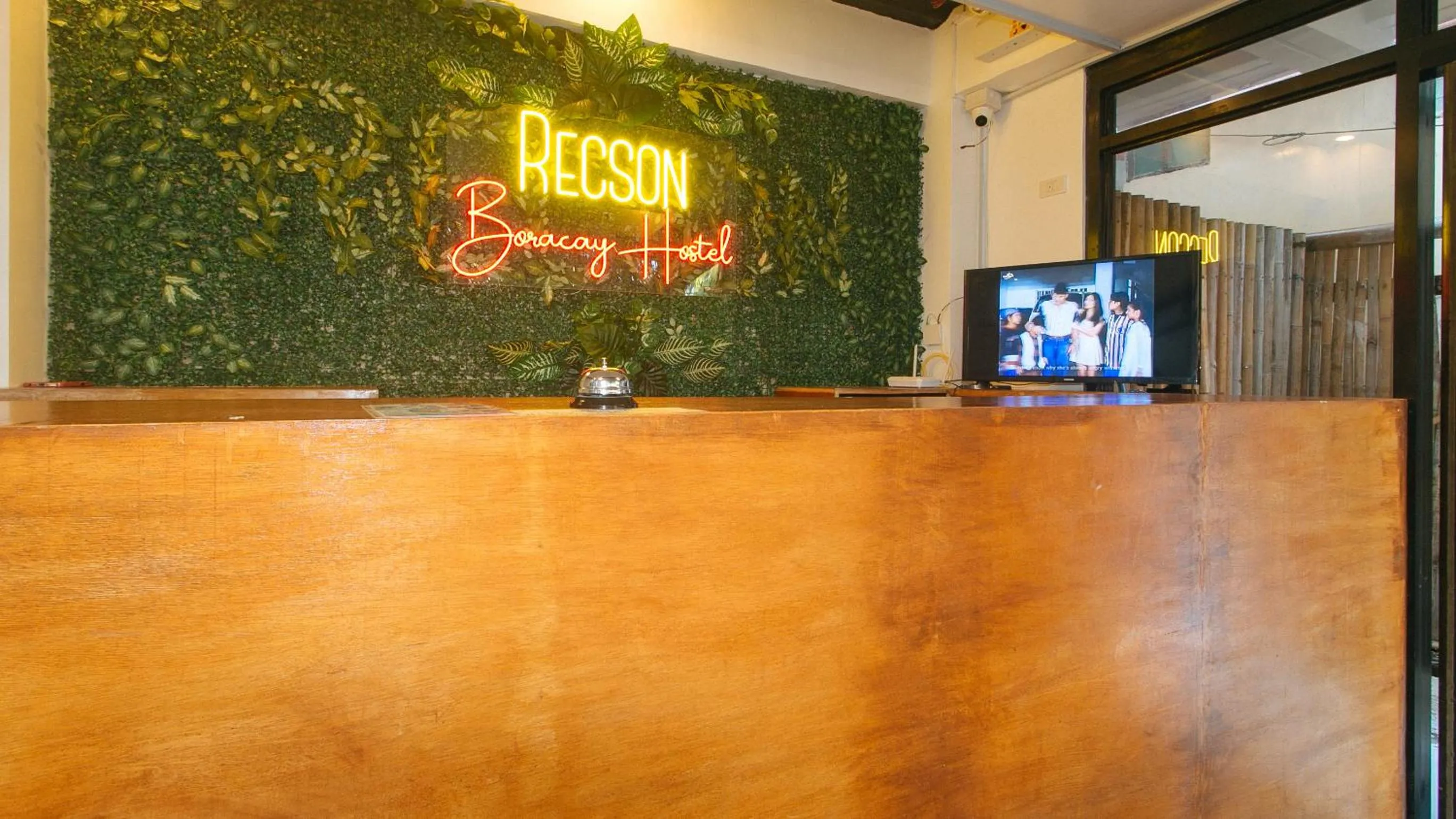 Lobby or reception in RedDoorz @ Recson Boracay Hostel