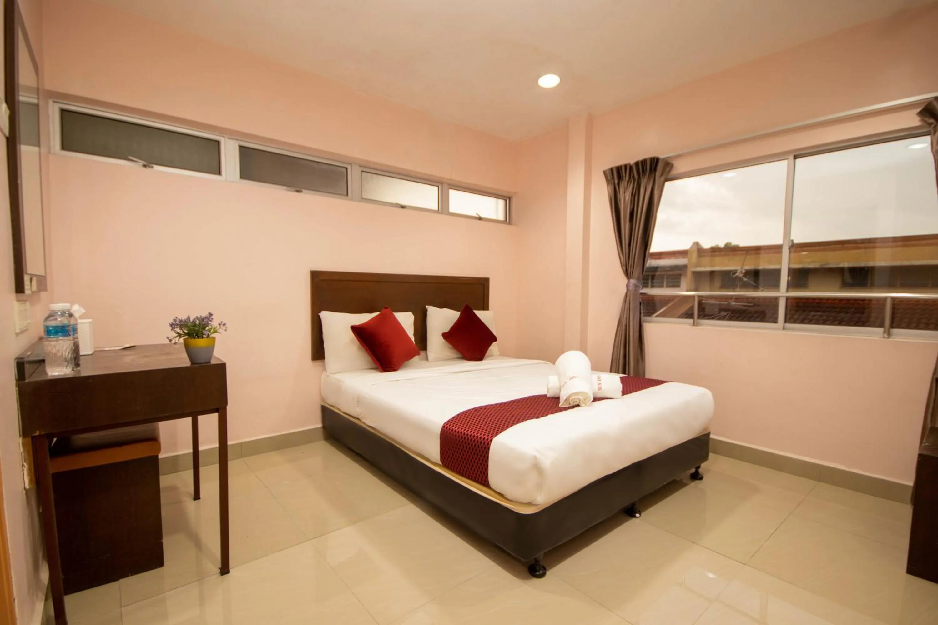 Bed in Sun Inns Hotel Bestari Jaya