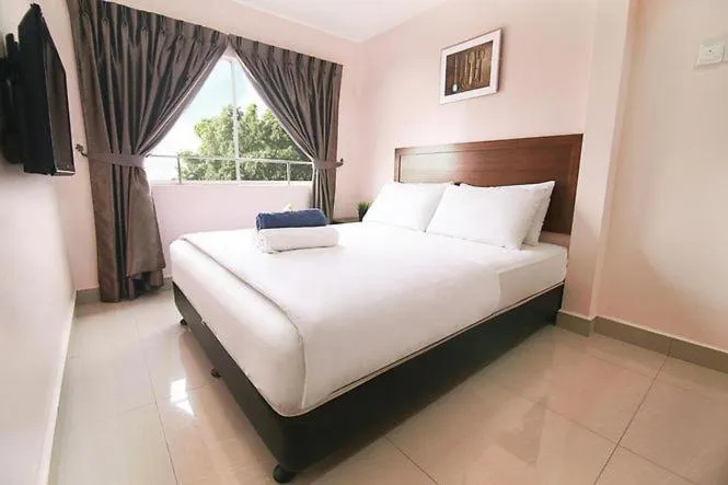 Bed in Sun Inns Hotel Bestari Jaya