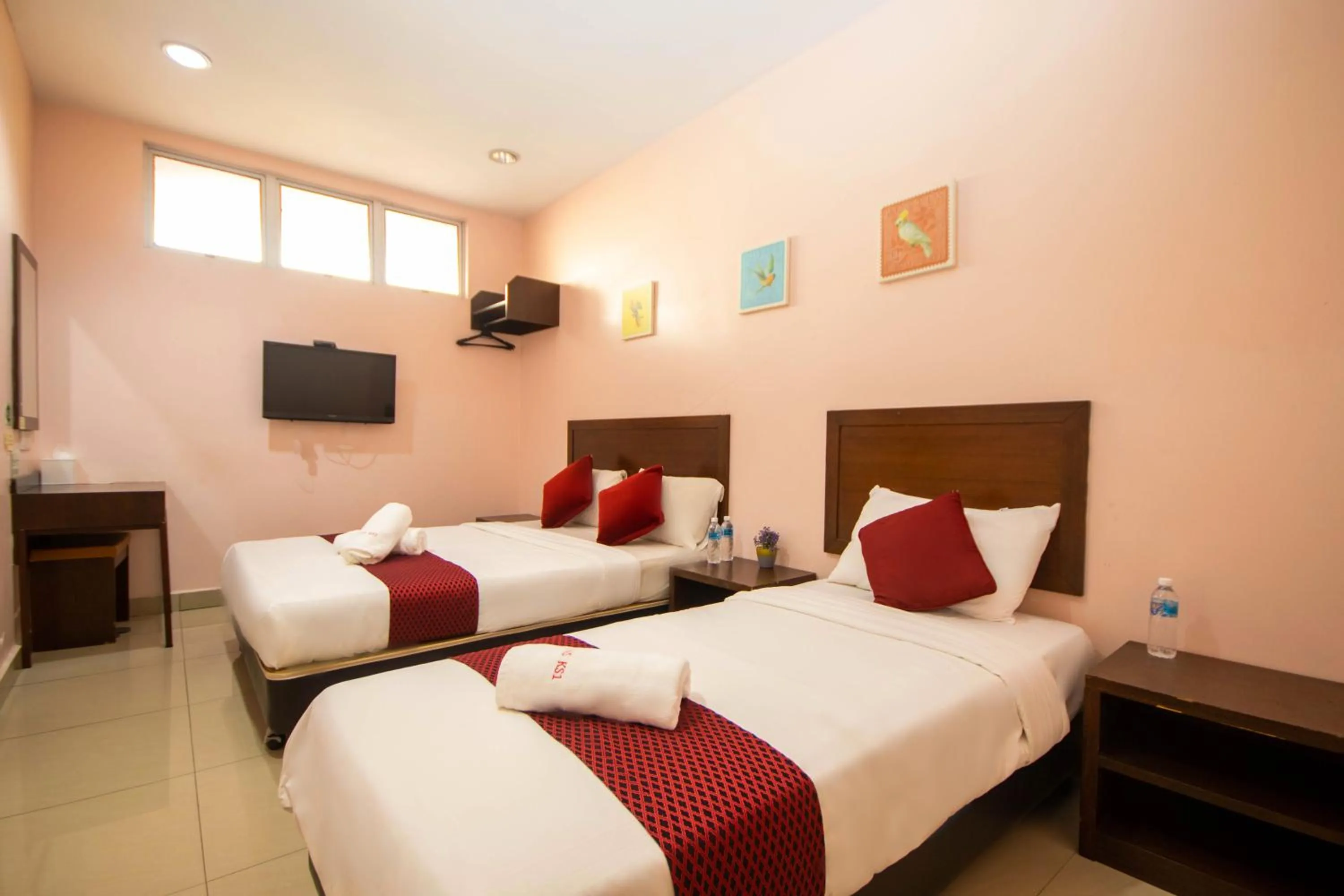 Bed in Sun Inns Hotel Bestari Jaya