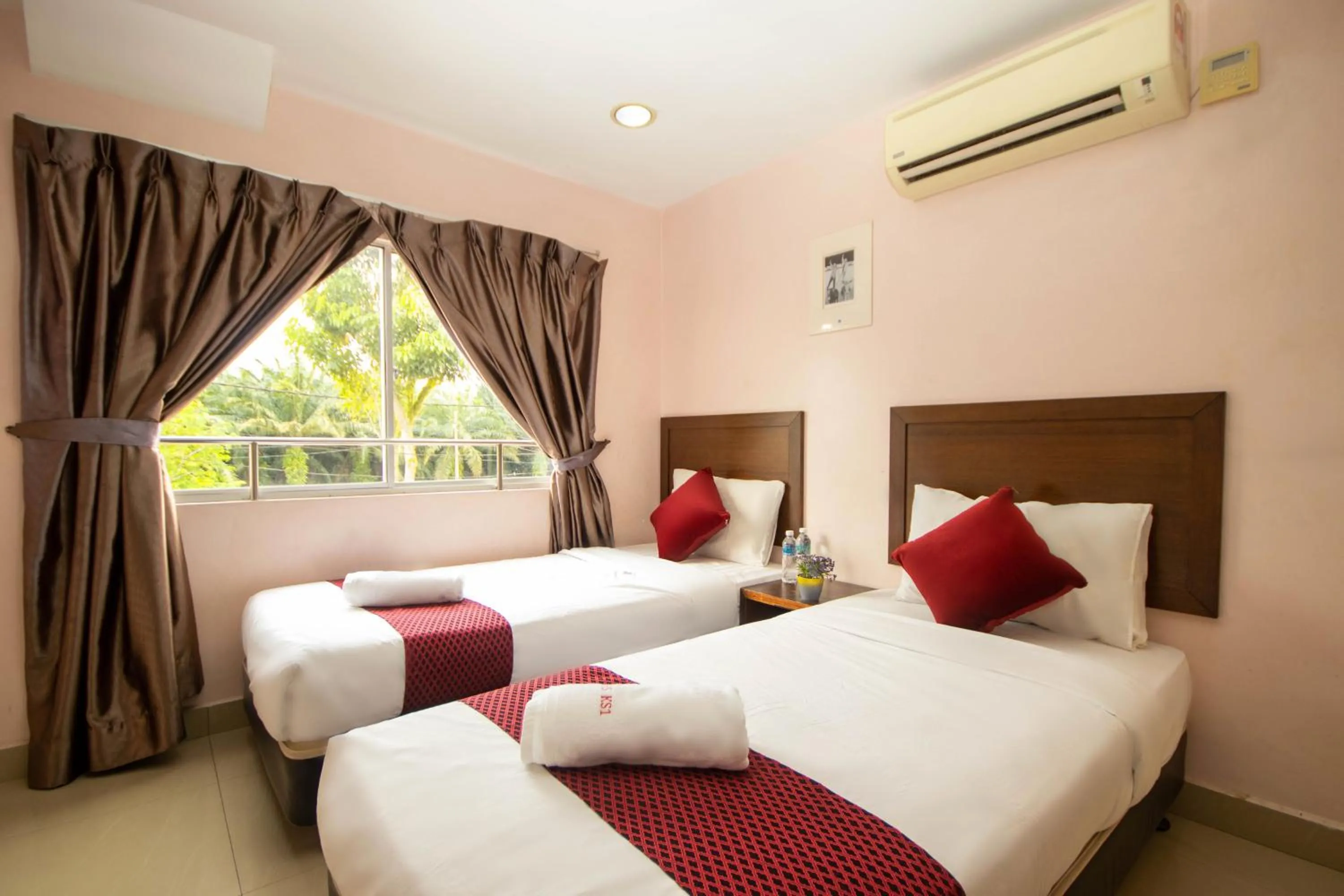 Bed in Sun Inns Hotel Bestari Jaya