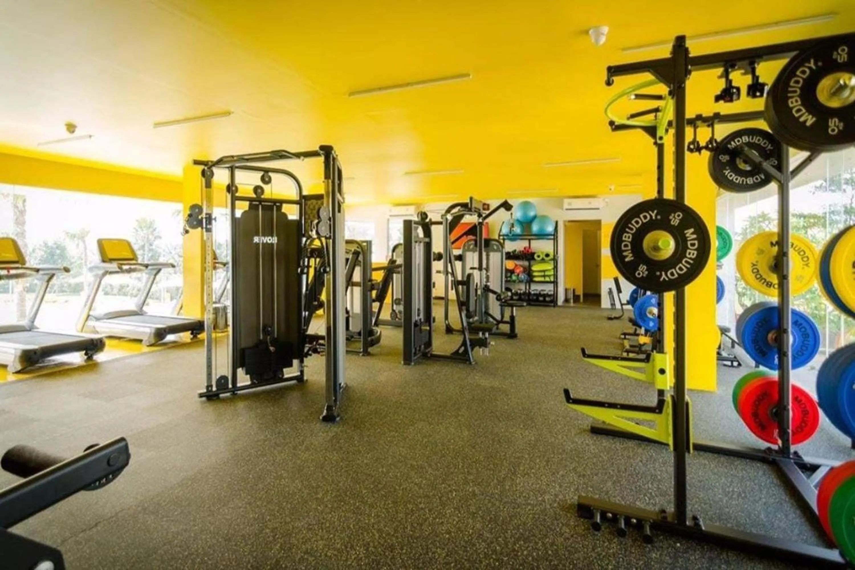 Fitness centre/facilities in Barata Residence Aeropolis