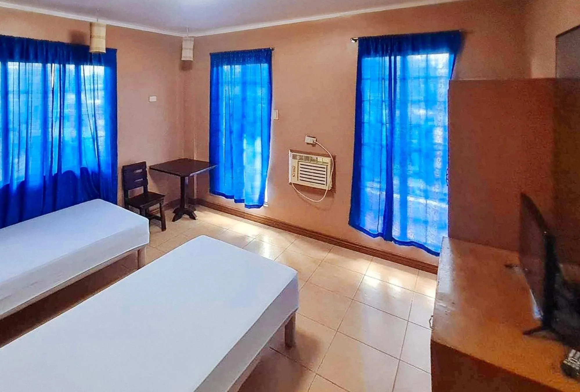 Bed in RedDoorz @ D'Little Egg Hostel Pangasinan