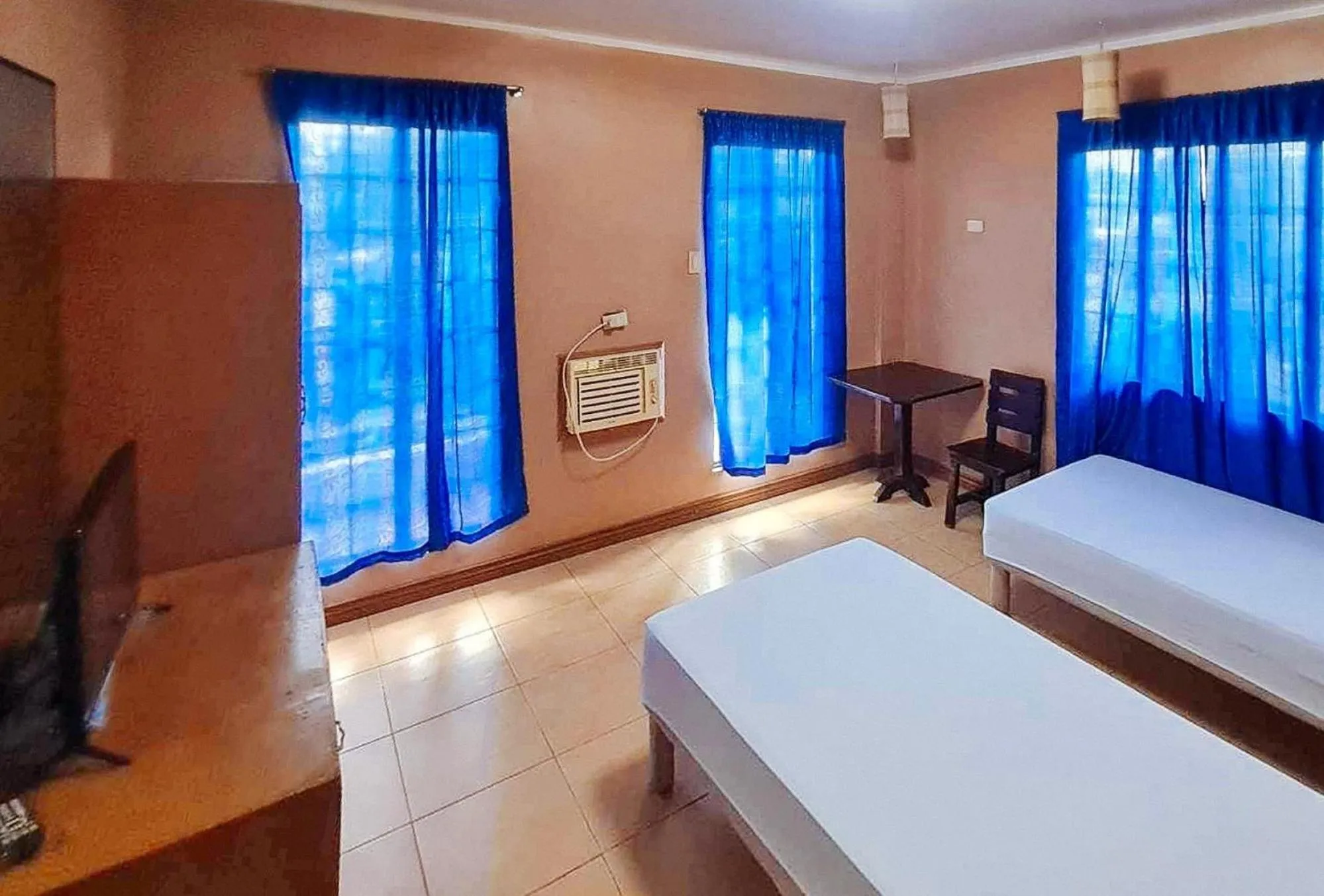 Bed in RedDoorz @ D'Little Egg Hostel Pangasinan