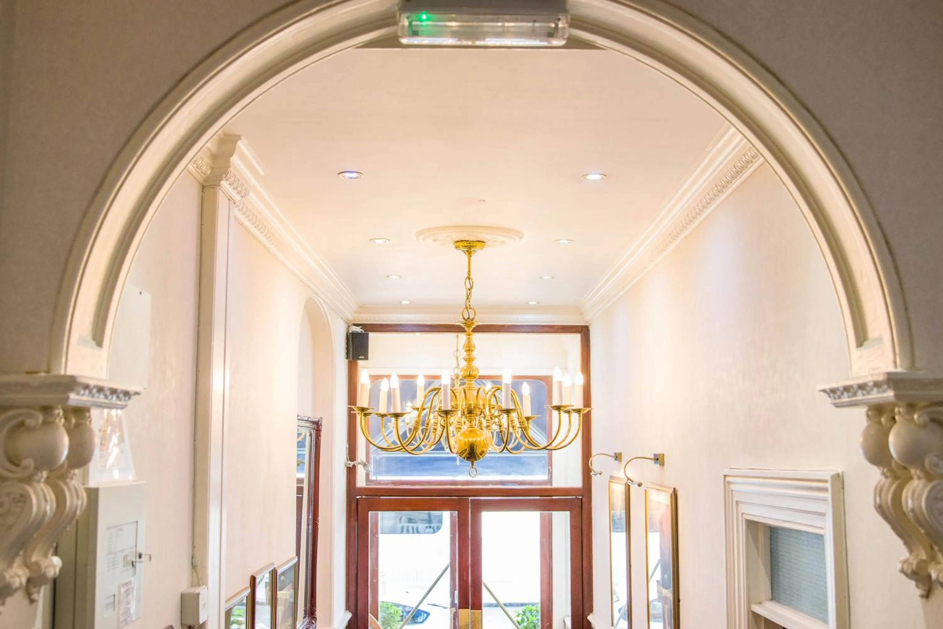 Lobby or reception in London Town Hotel