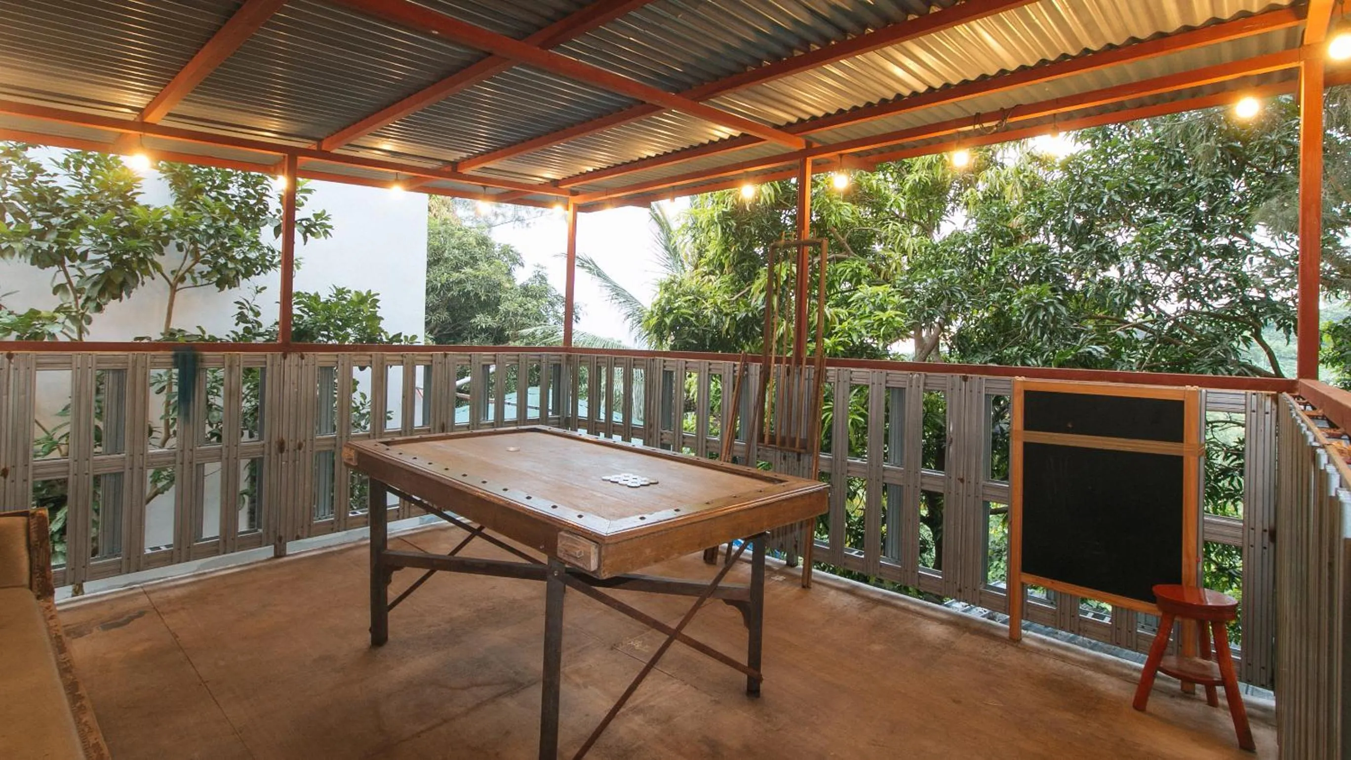 Billiard in RedDoorz @ Cristina's Hideaway Resort Tanay