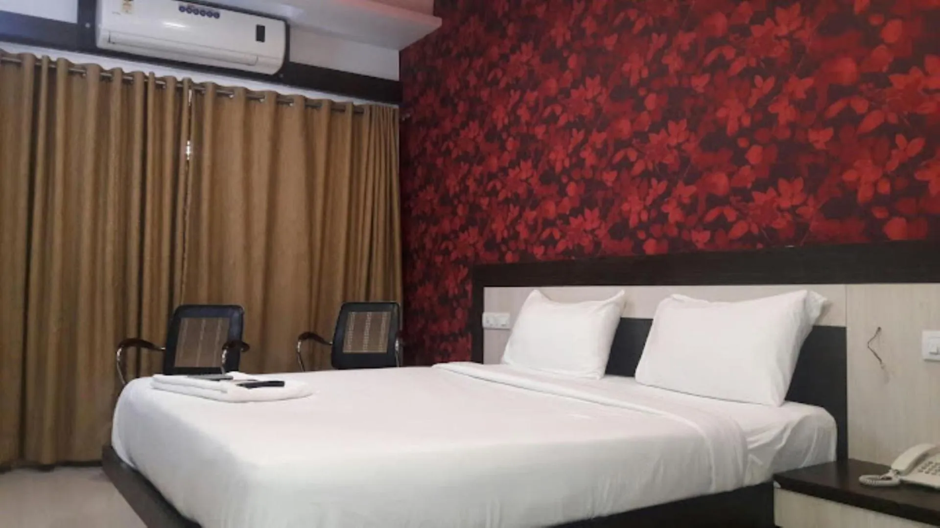 Bed in Hotel Naivedya