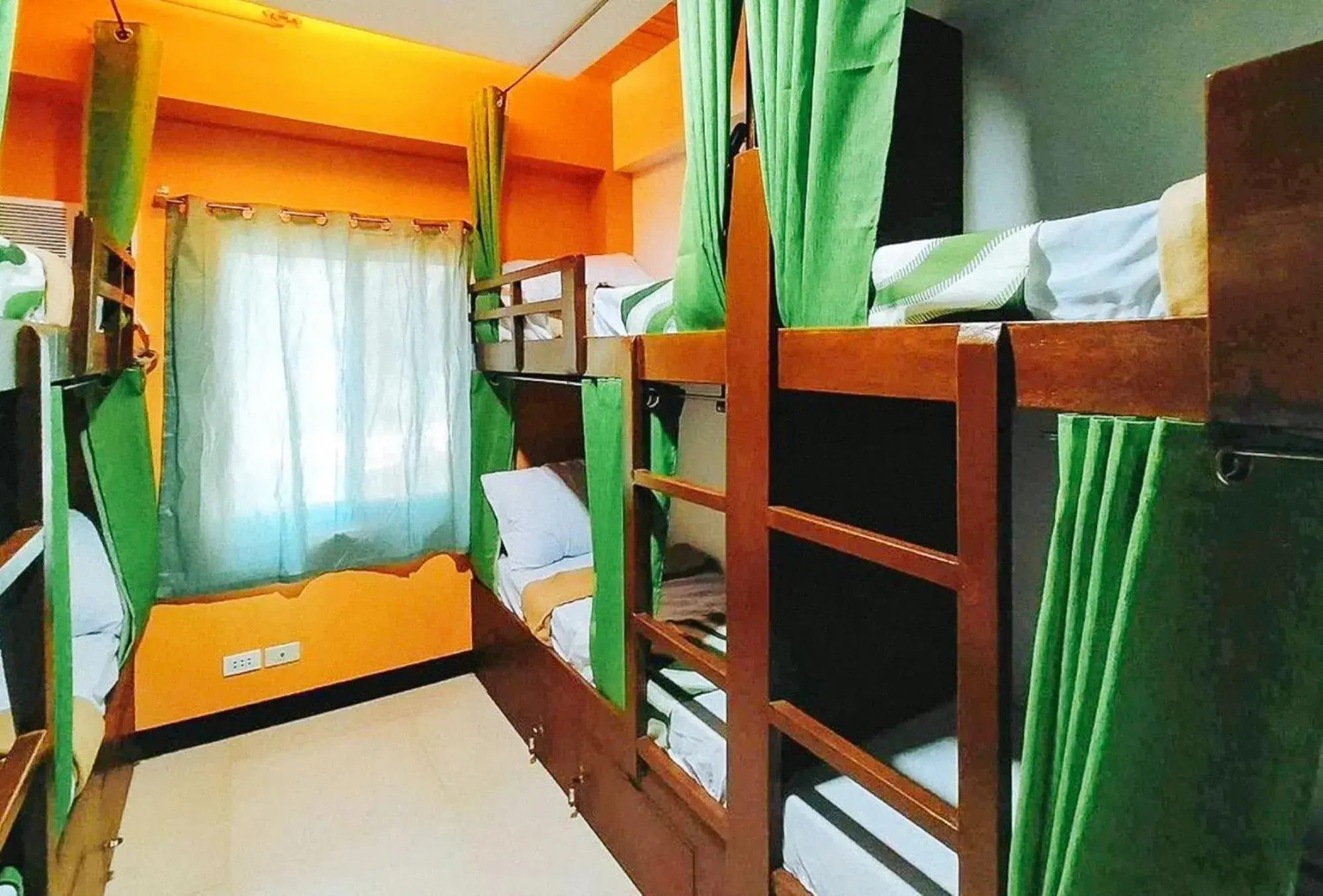 Mixed Dormitory Room in RedDoorz @ Recson Hostel Coron Palawan Mixed Dormitory Room in RedDoorz @ Recson Hostel Coron Palawan