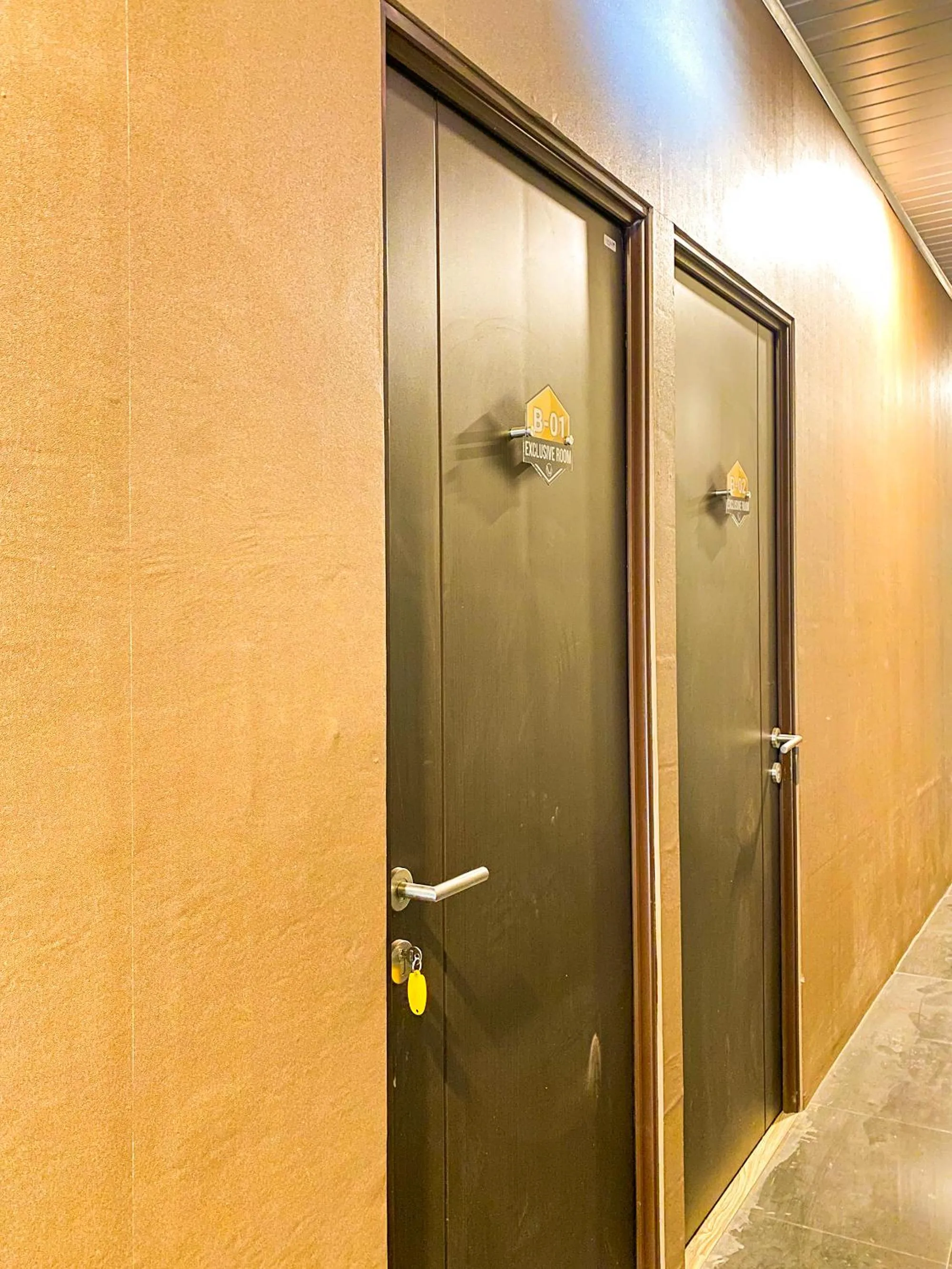 DJURAGAN KAMAR SUHAT