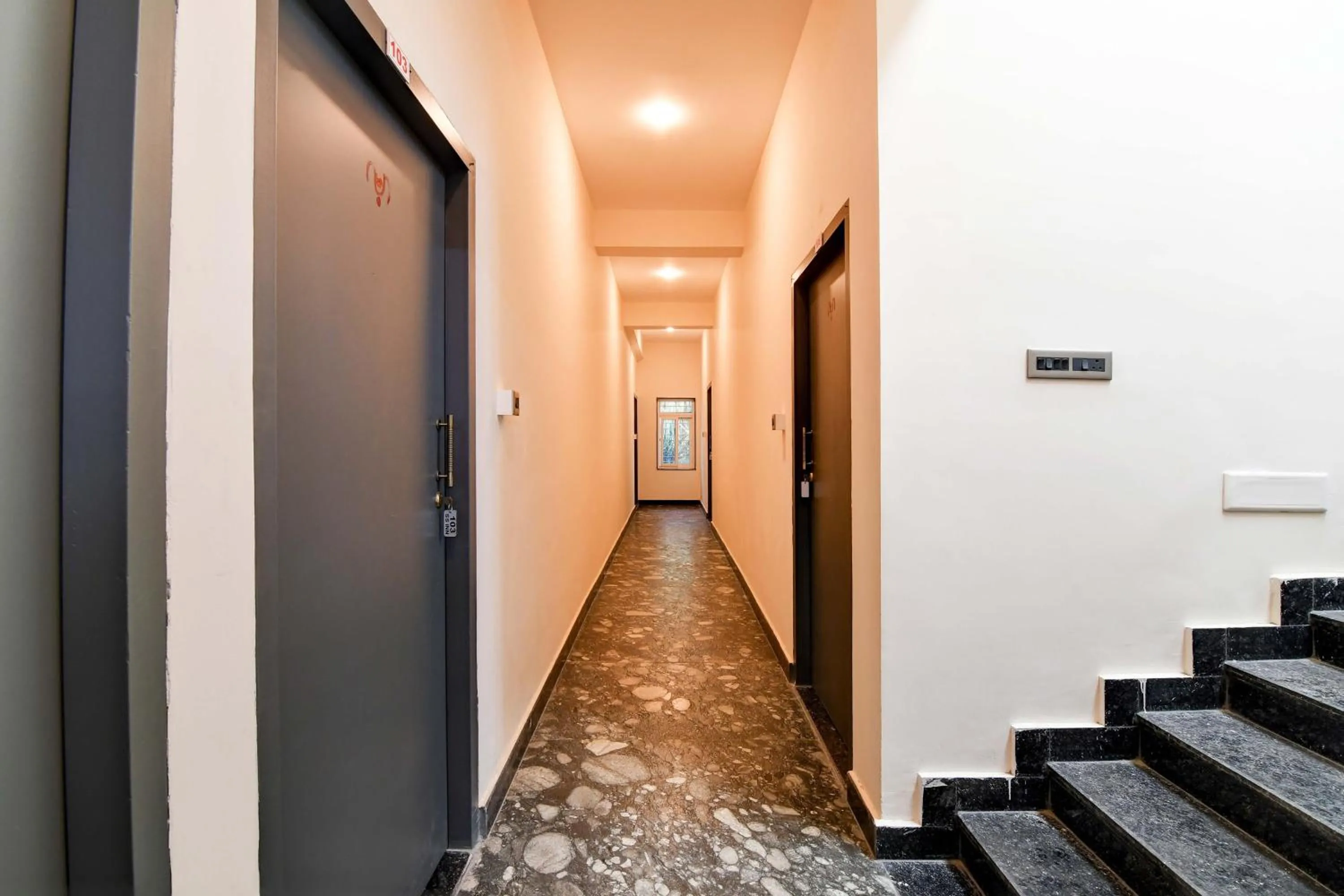 Lobby or reception in Hotel O SS INN Hotels & Homes